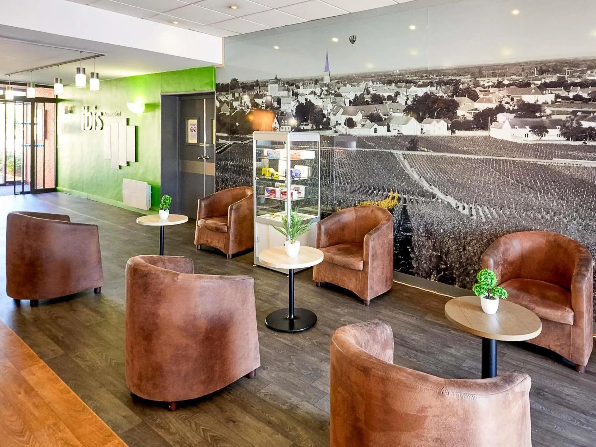 Property building in ibis Auxerre Sud