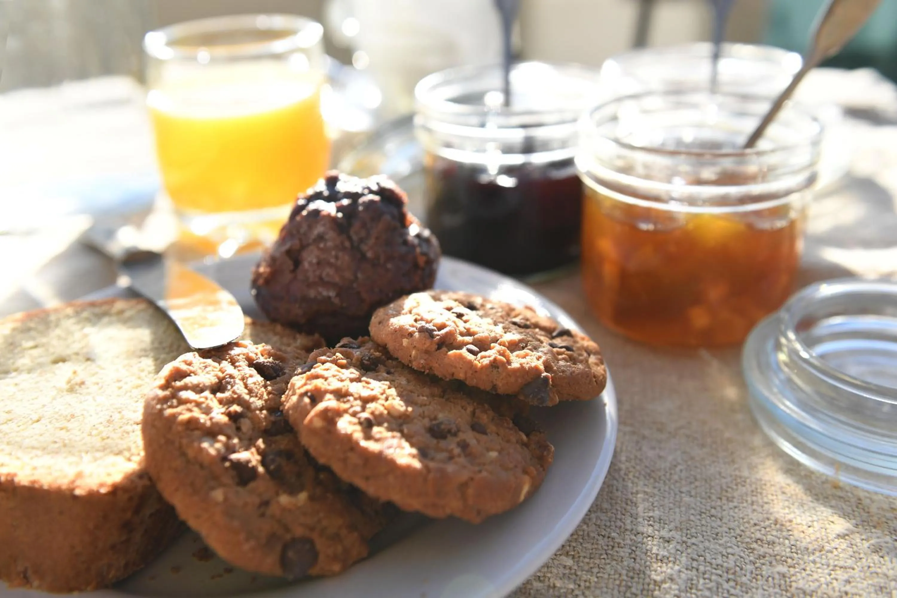 Continental breakfast in La Maison De Bécaras