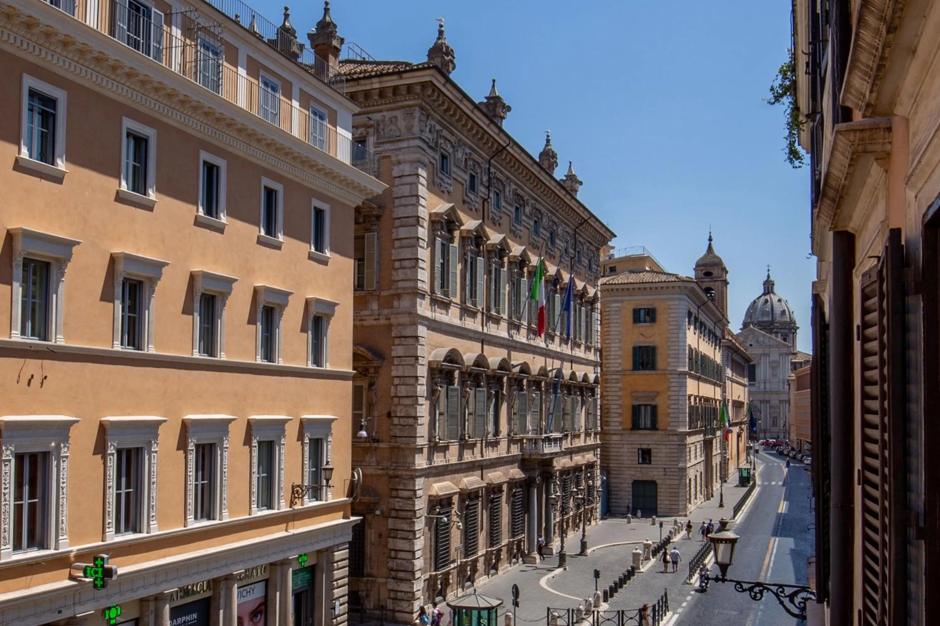 Property building in I Fiumi Di Navona