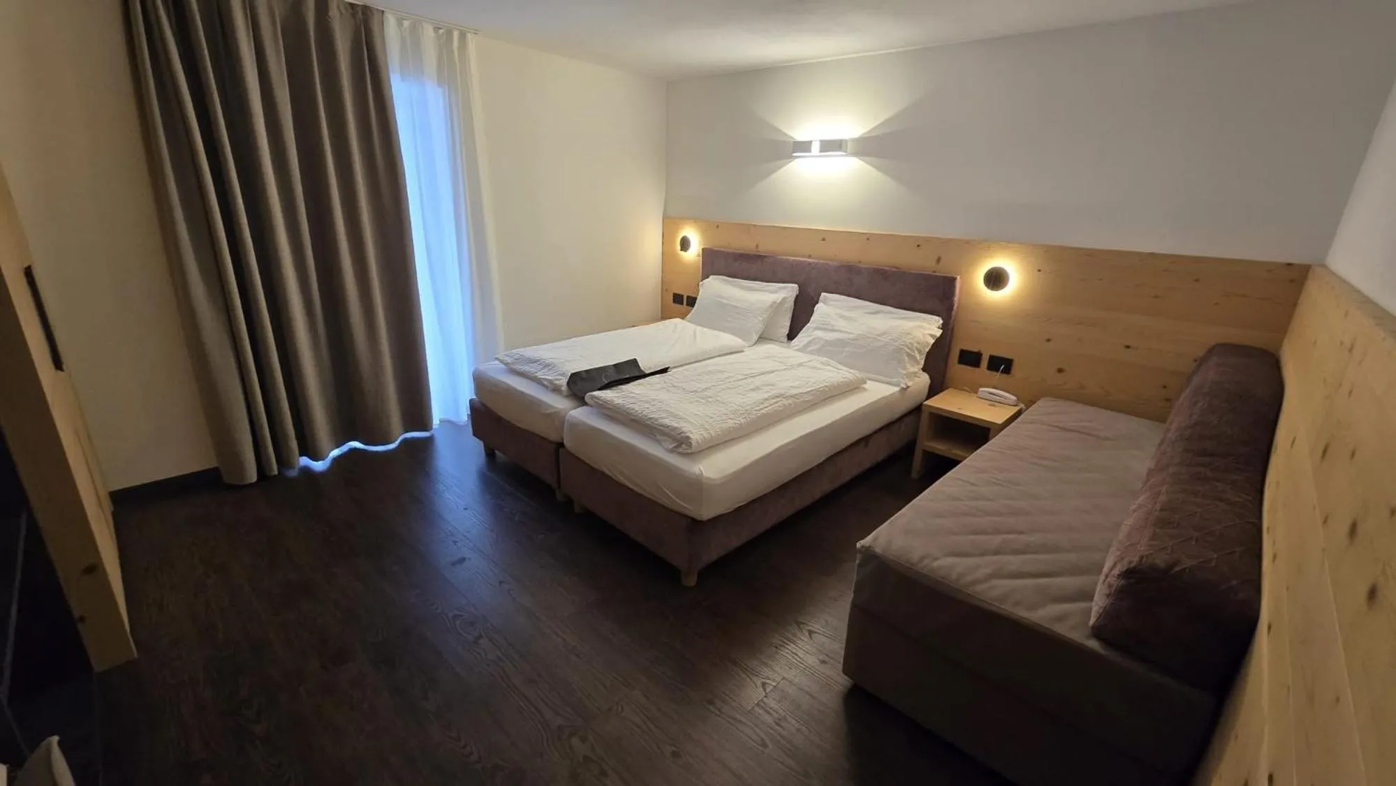 Bedroom, Bed in Alpen Hotel Vidi