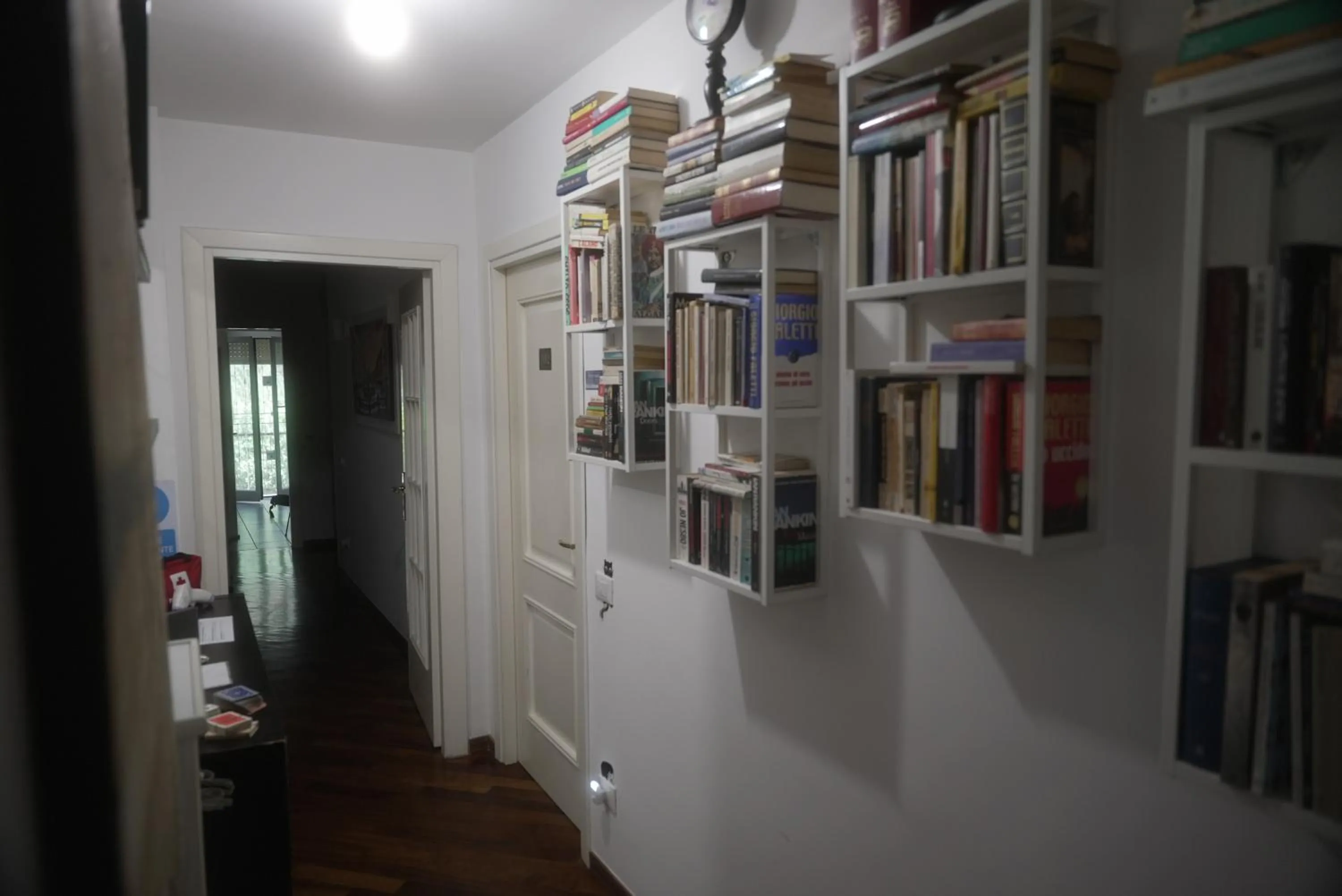 Library in Casa Mia Guesthouse