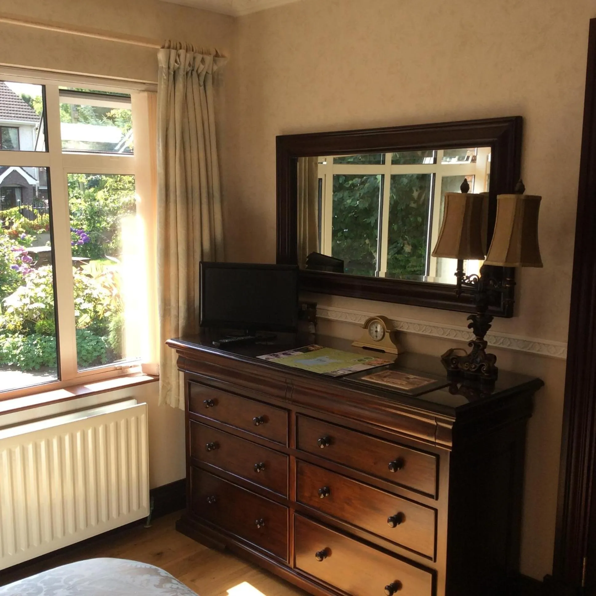 Bedroom in Lurgan West Lodge