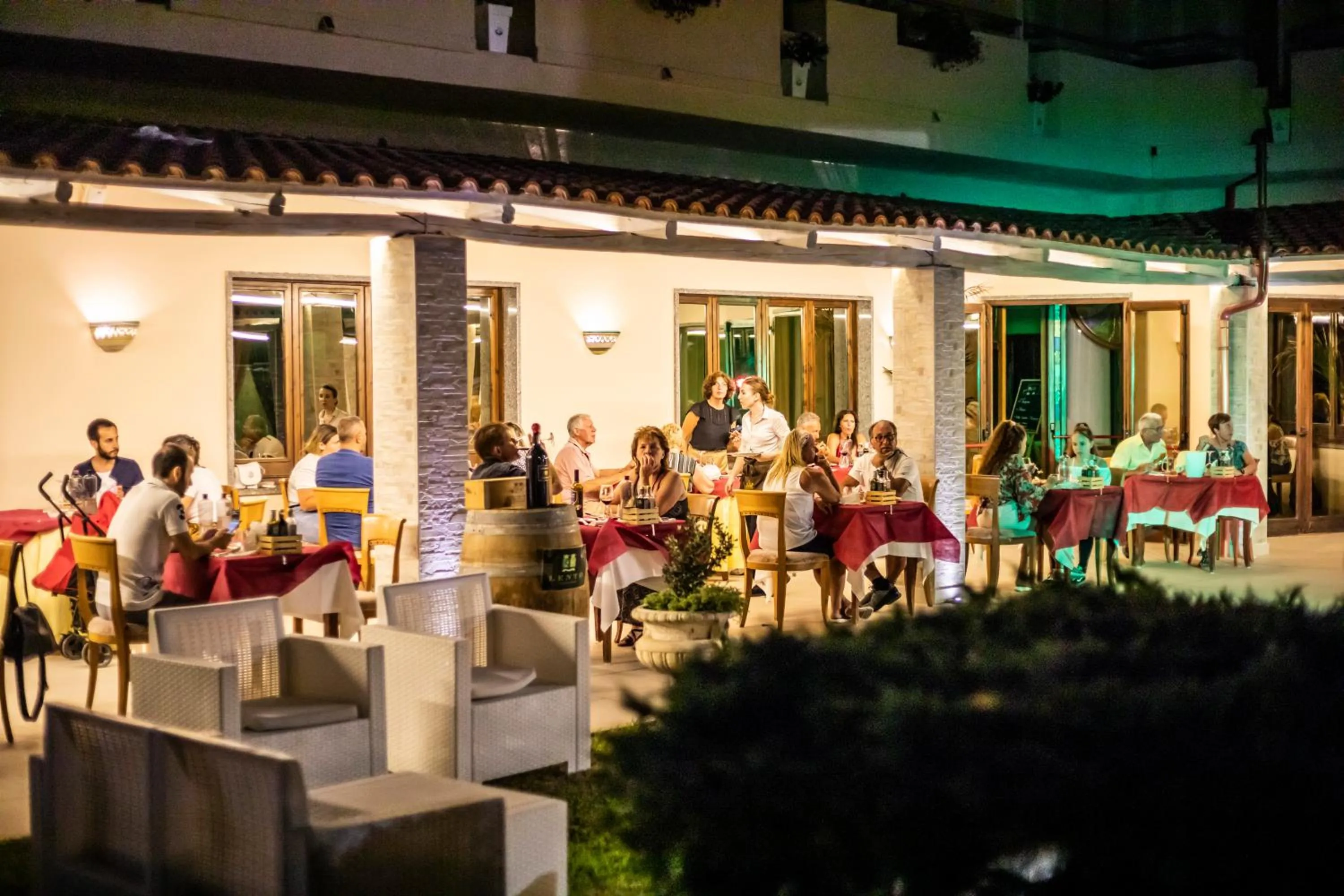 Restaurant/places to eat in Hotel Calabrisella