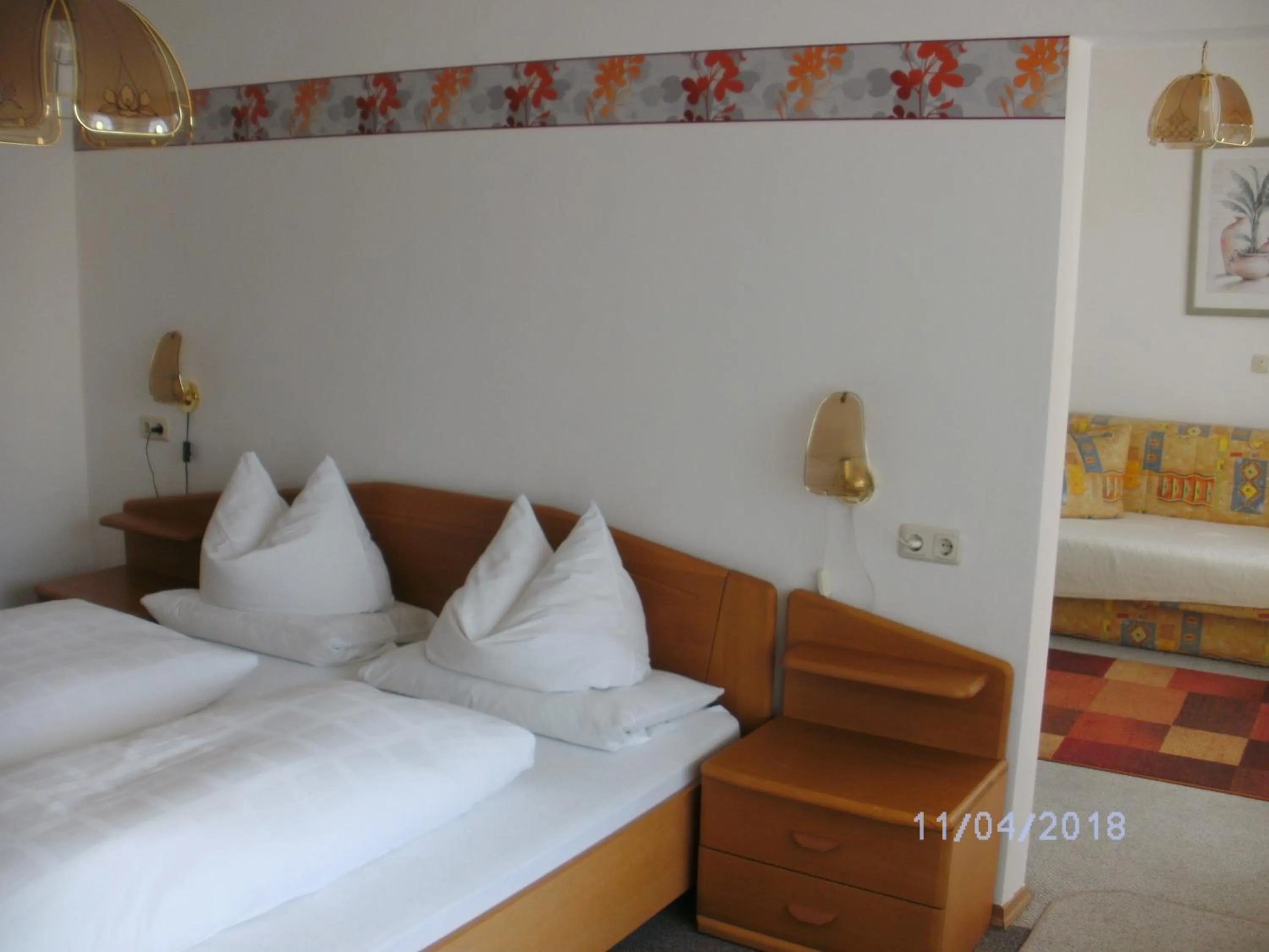 Bedroom, Bed in Lallinger Hof