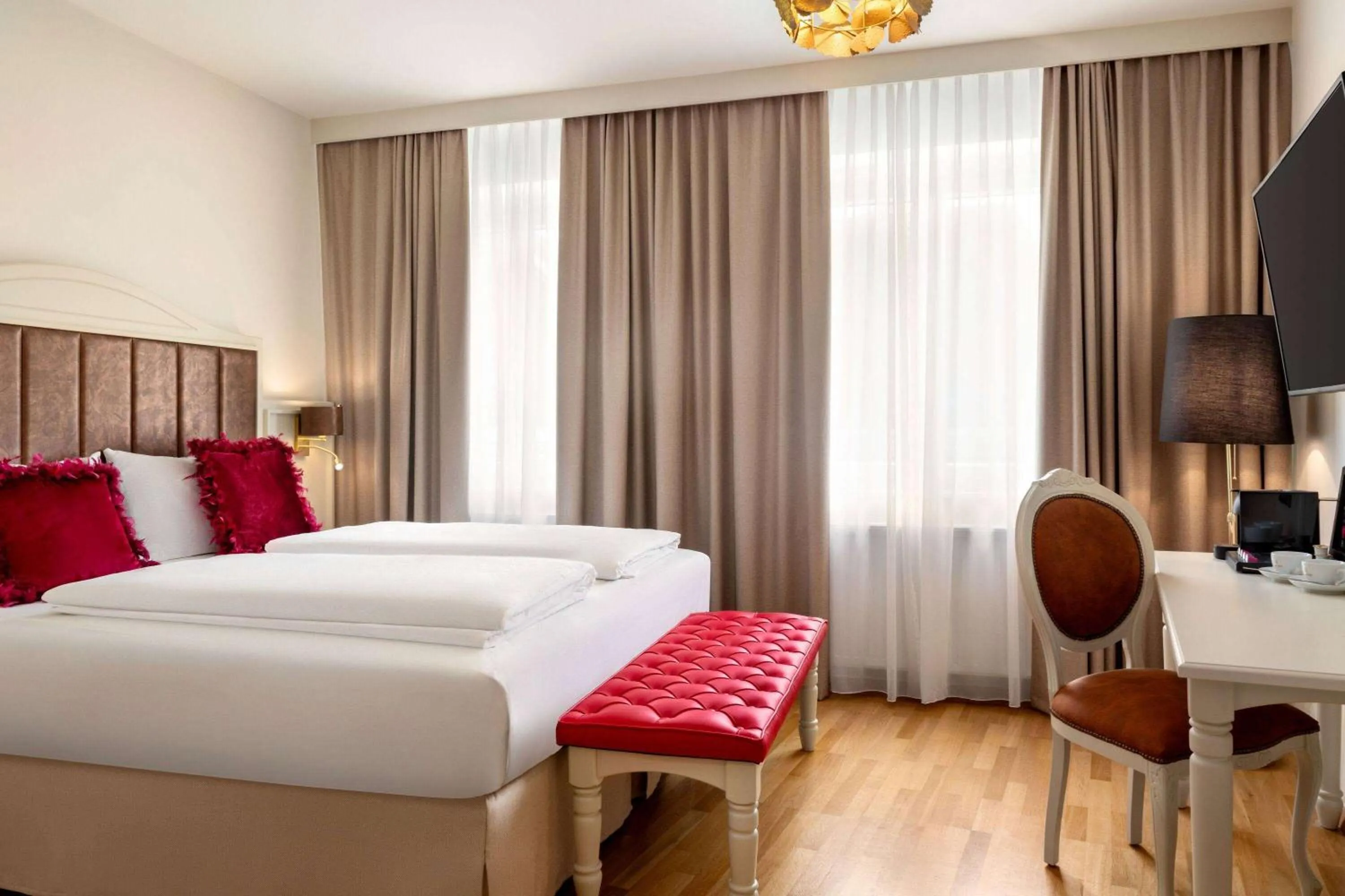 Photo of the whole room, Bed in Amedia Plaza Wels, Trademark Collection by Wyndham