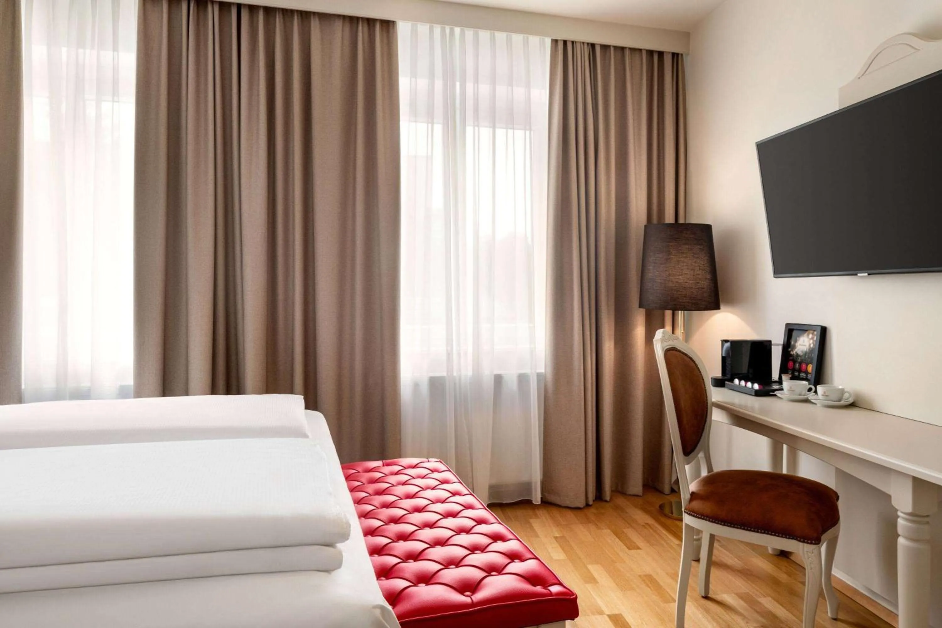 Photo of the whole room, Bed in Amedia Plaza Wels, Trademark Collection by Wyndham