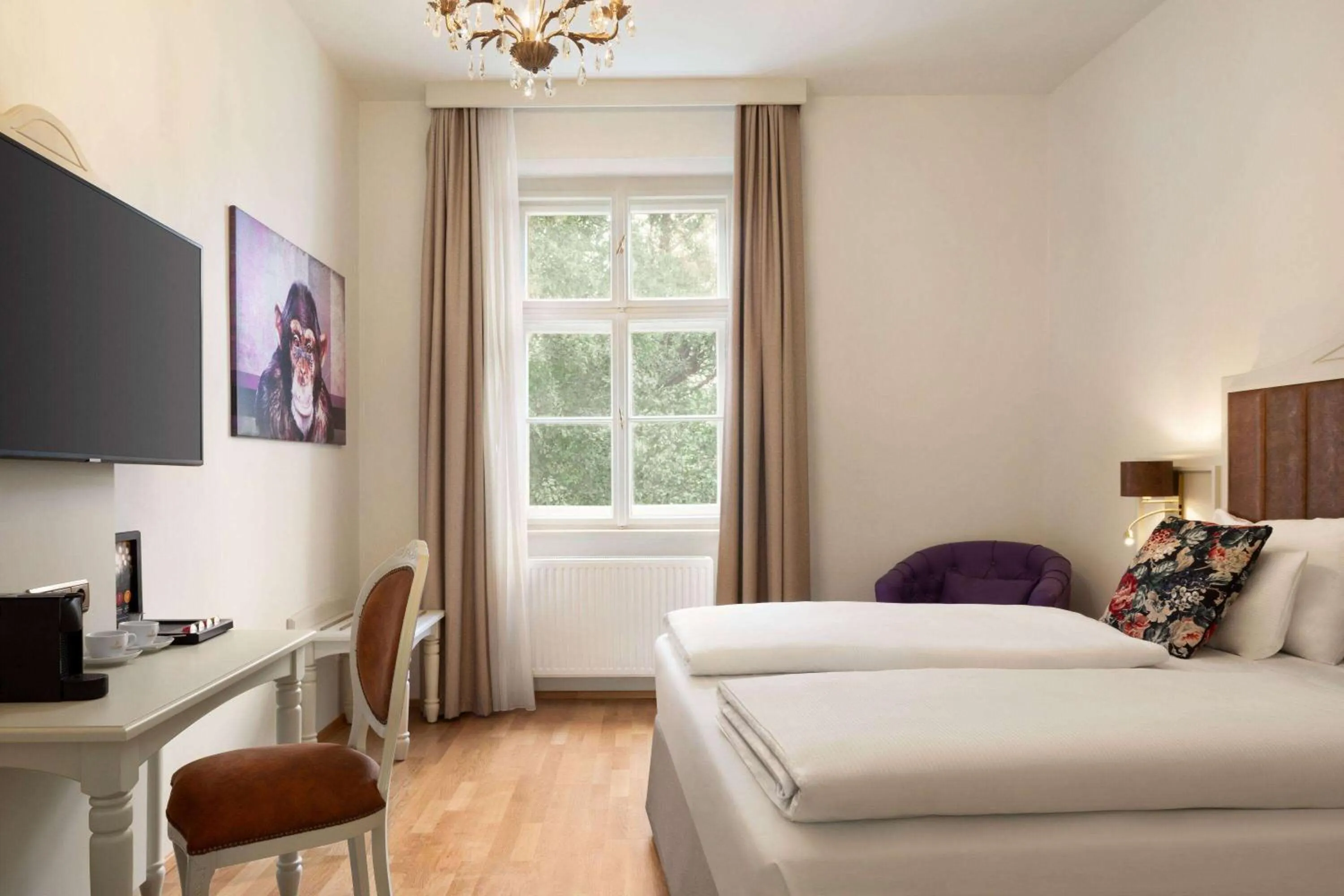 Photo of the whole room, Bed in Amedia Plaza Wels, Trademark Collection by Wyndham