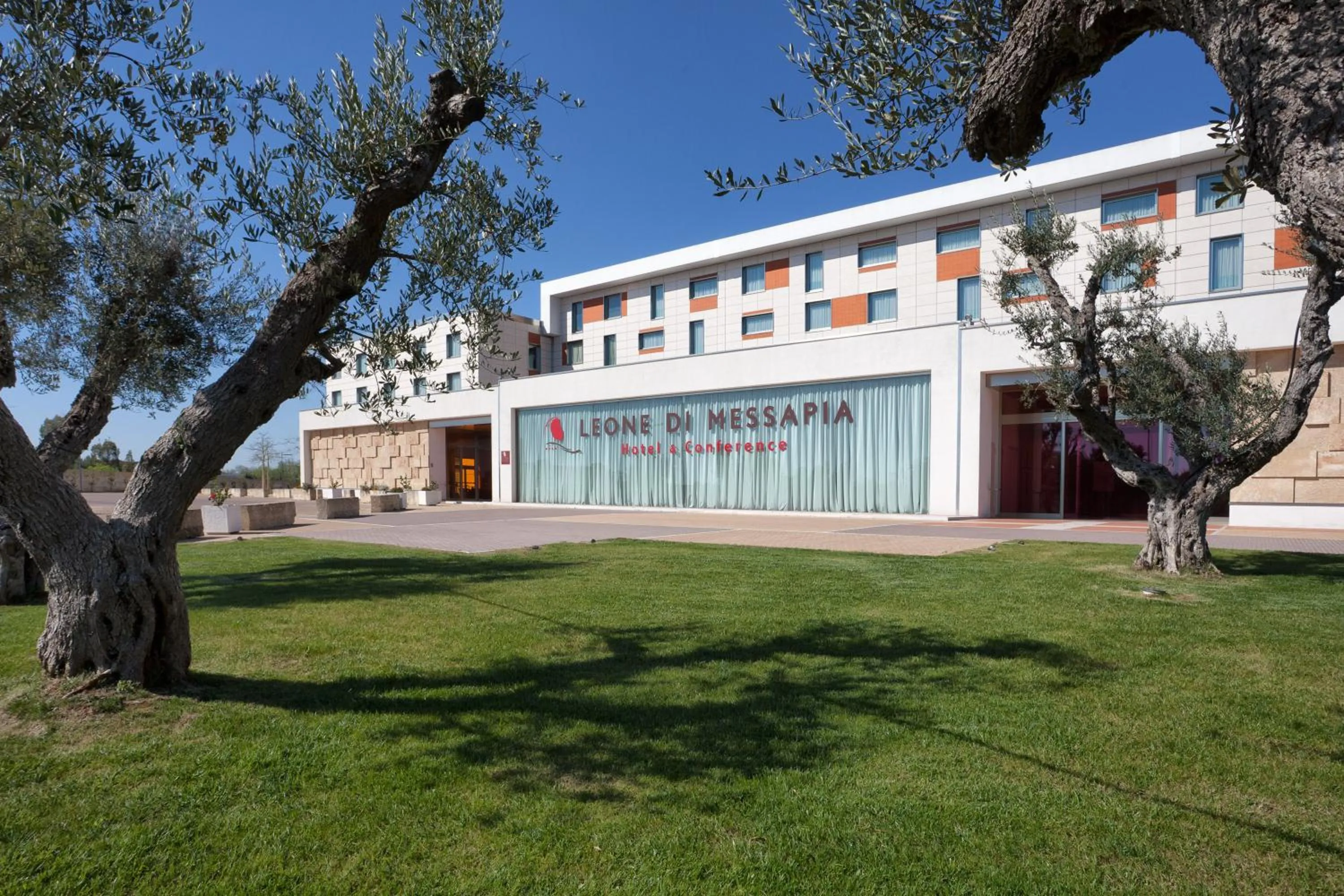 Facade/entrance in Best Western Plus Leone di Messapia Hotel & Conference