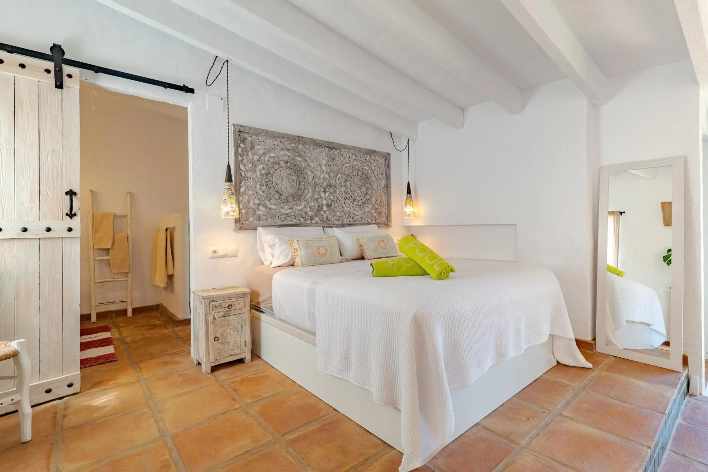 Bed in Roca Verde, Boutique Bed & Breakfast - Adults only