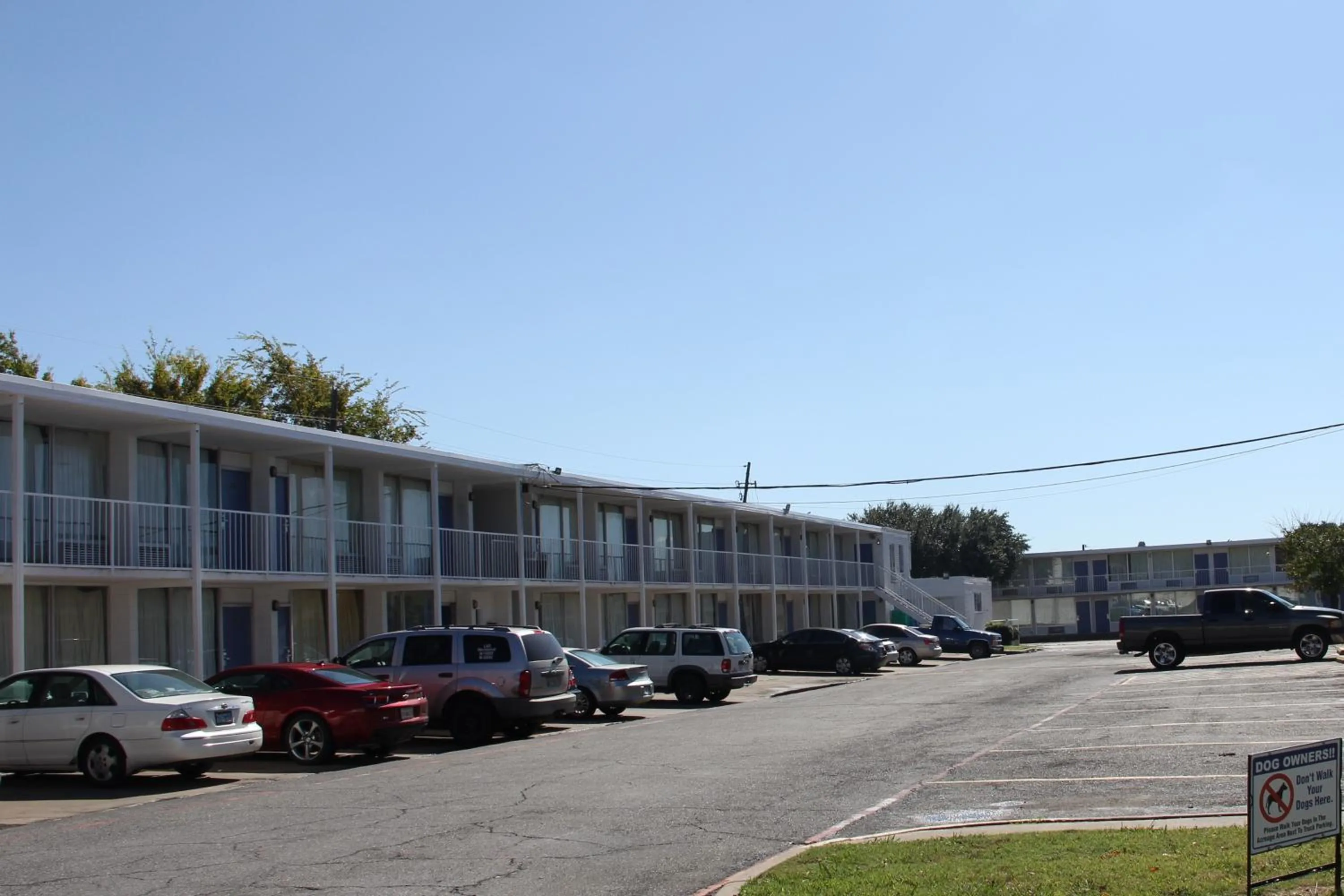 LoneStar Inn and Suites