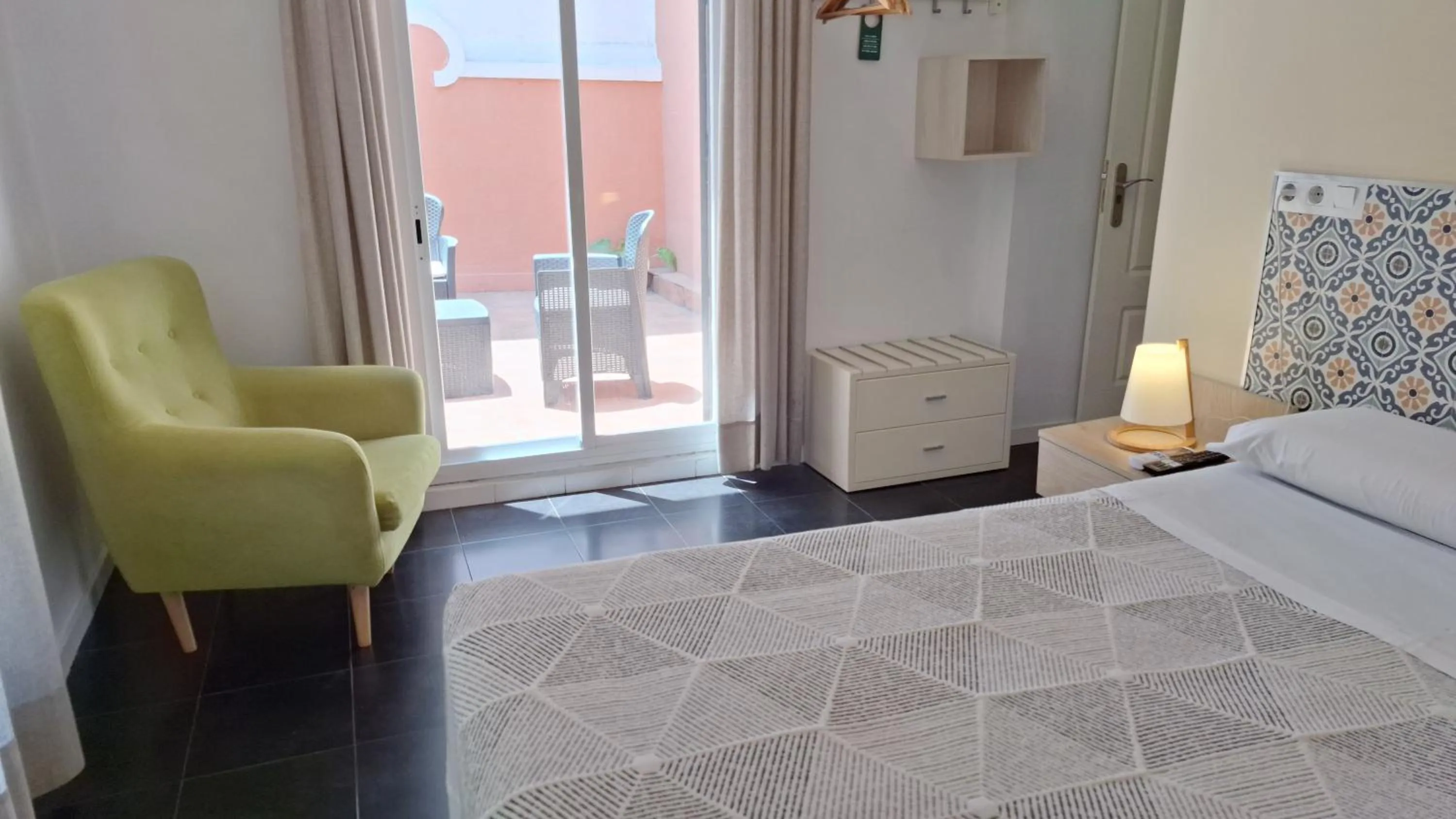 Bed in Hostal San Vicente II