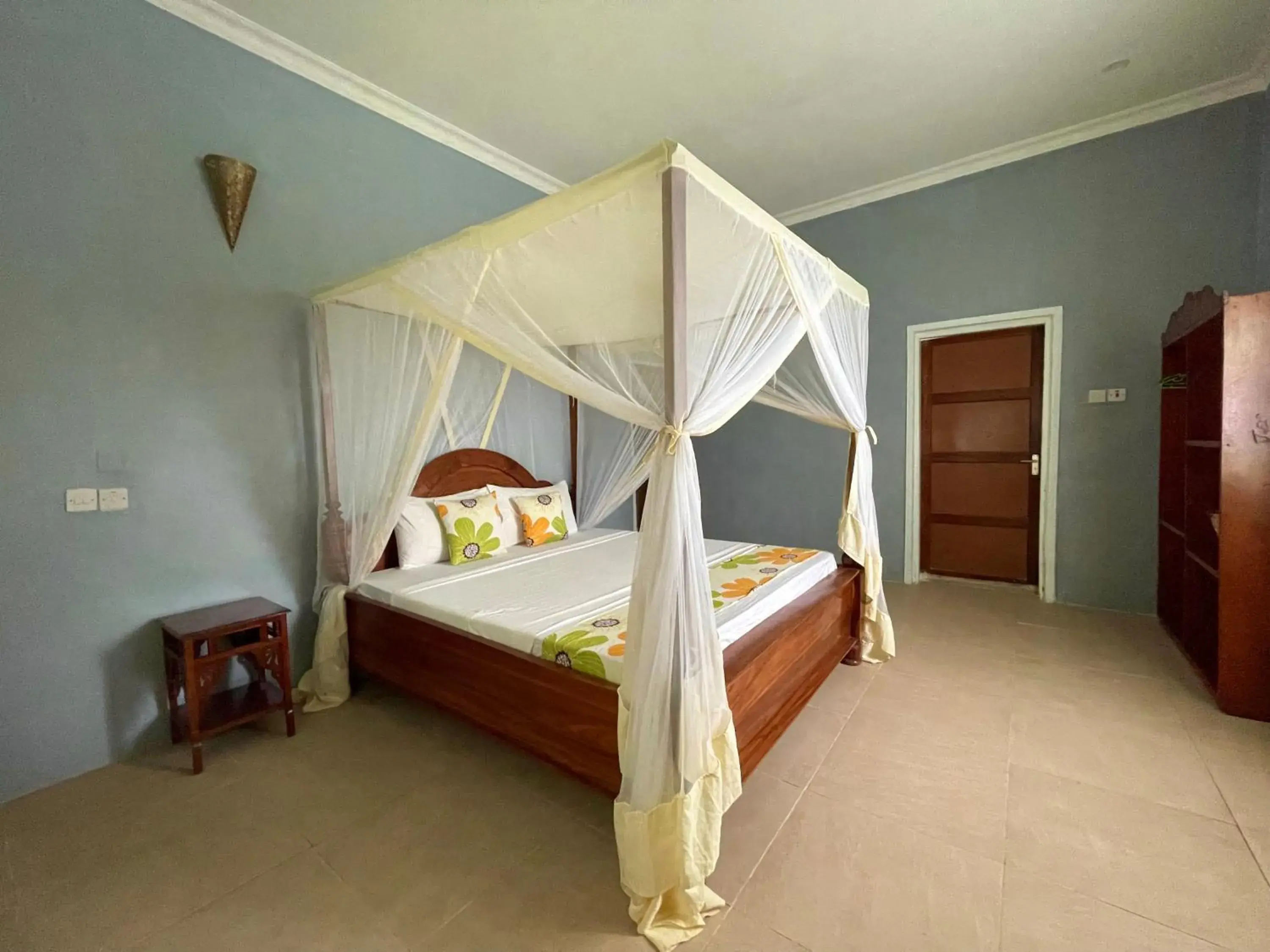 Deluxe Double Room with air conditioner in Green's Hostel Nungwi Deluxe Double Room with air conditioner in Green's Hostel Nungwi