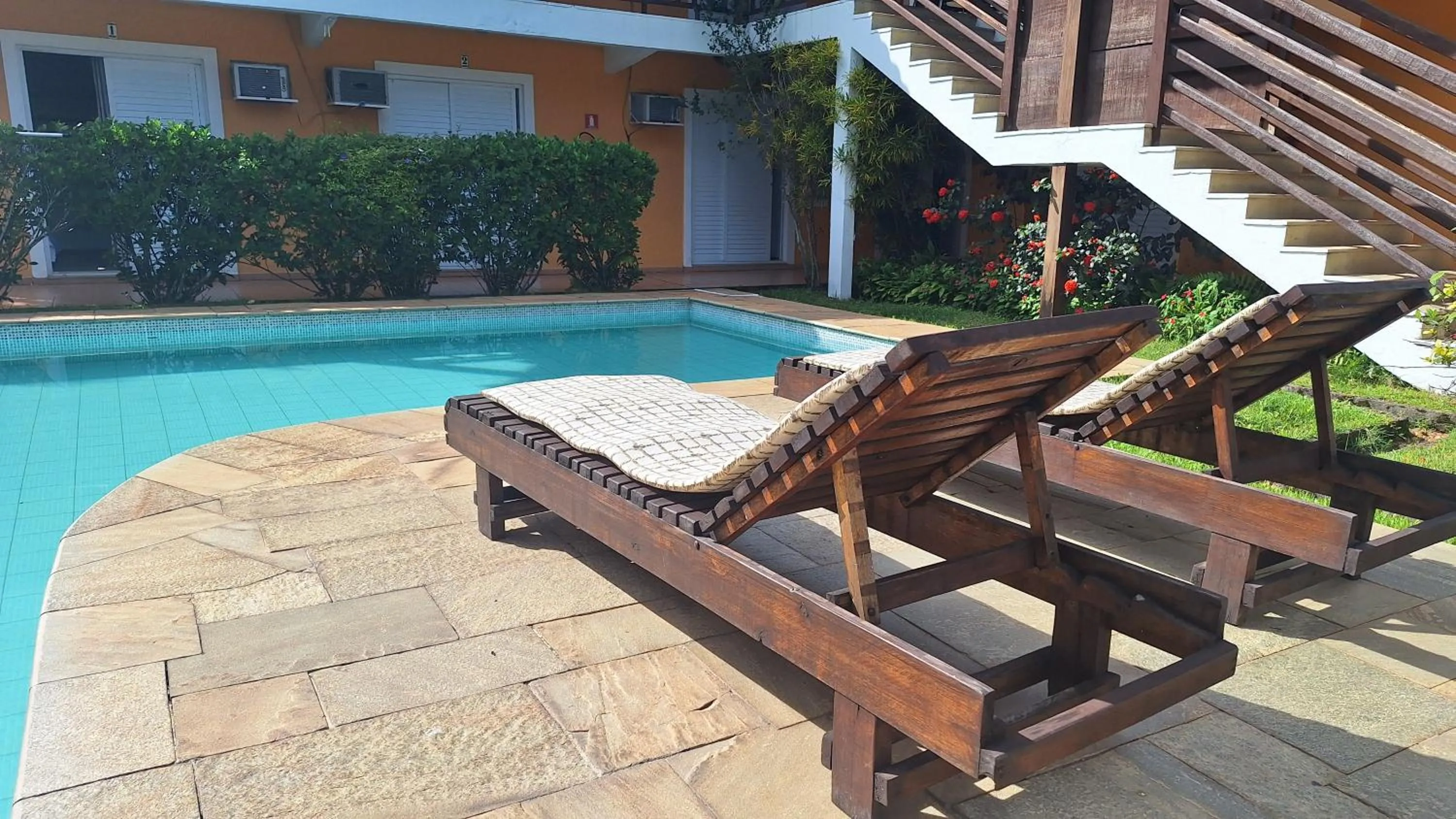 sunbed in Pousada Rosa dos Ventos Juquehy