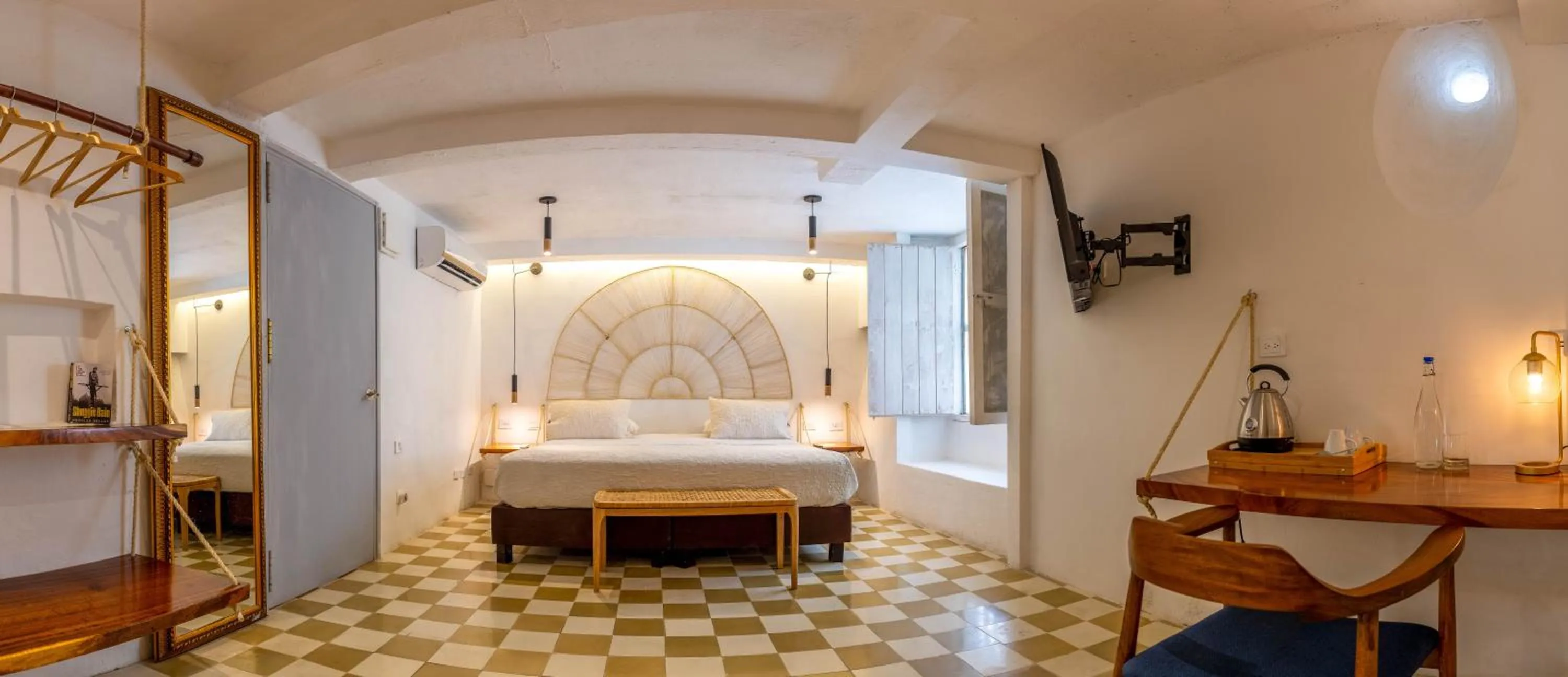 Photo of the whole room, Bed in La Passion by Masaya Collection