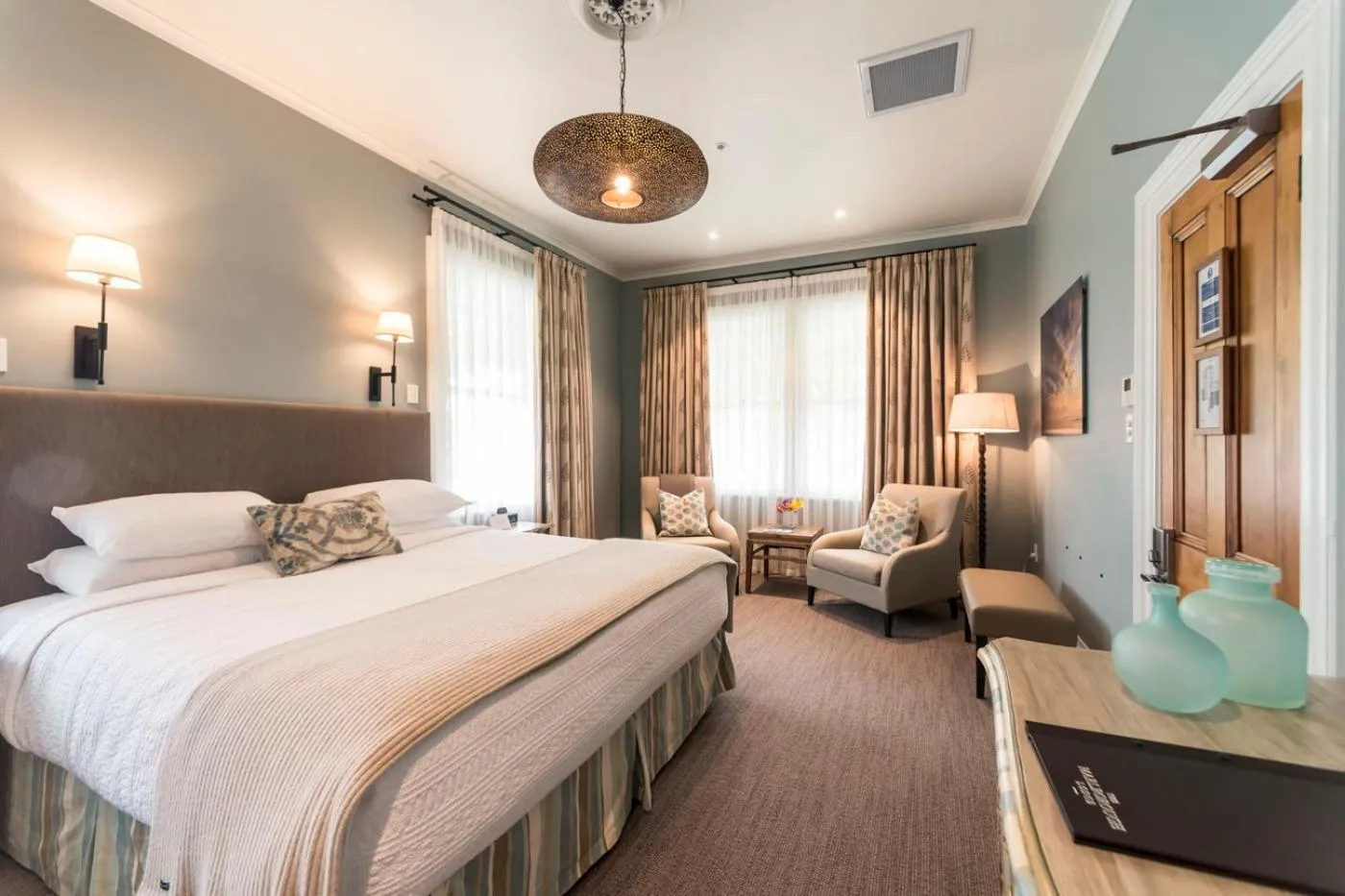 Photo of the whole room, Bed in The Marlborough