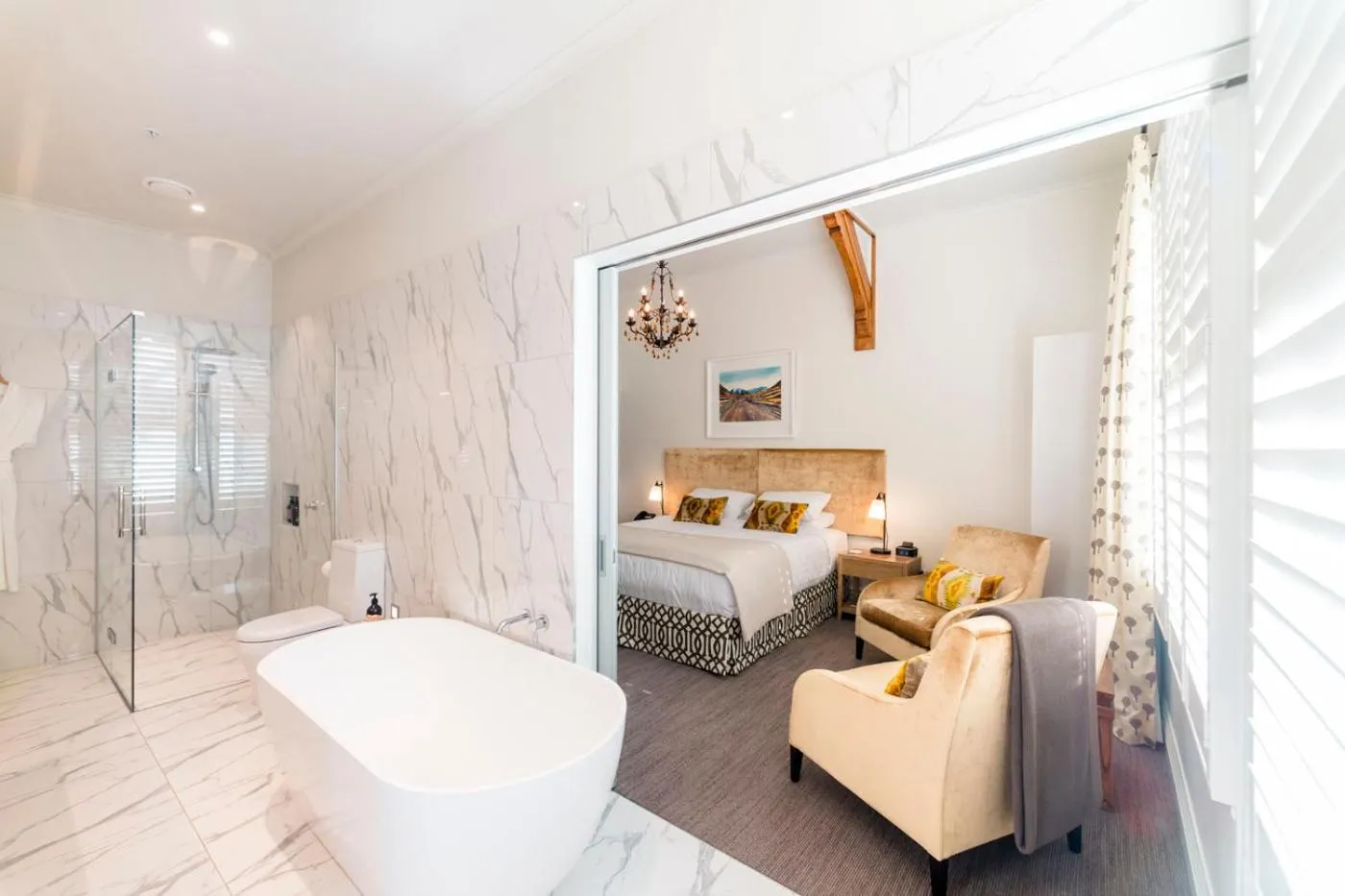 Bathroom, Bed in The Marlborough