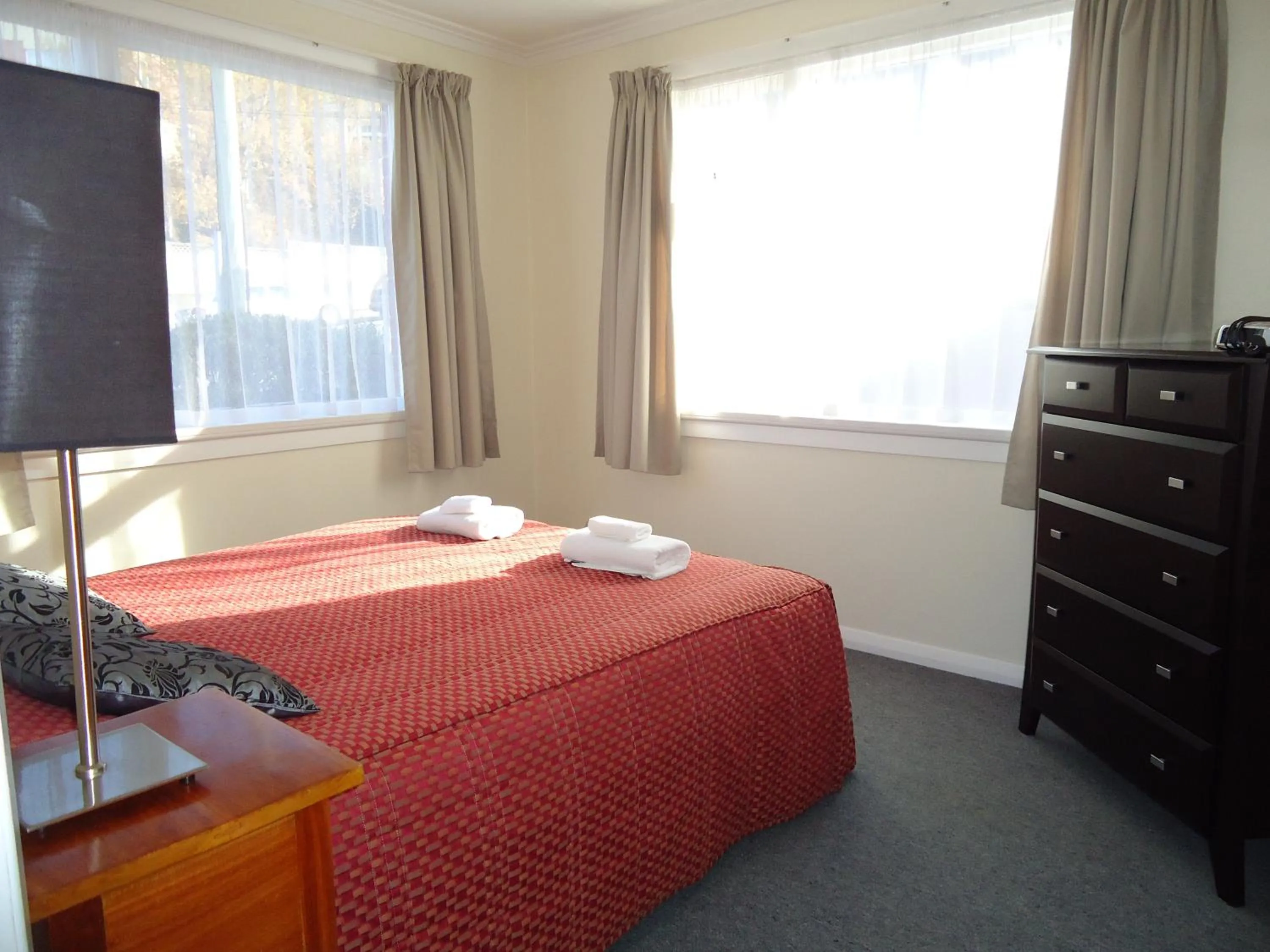 Day, Bed in Owens Motel