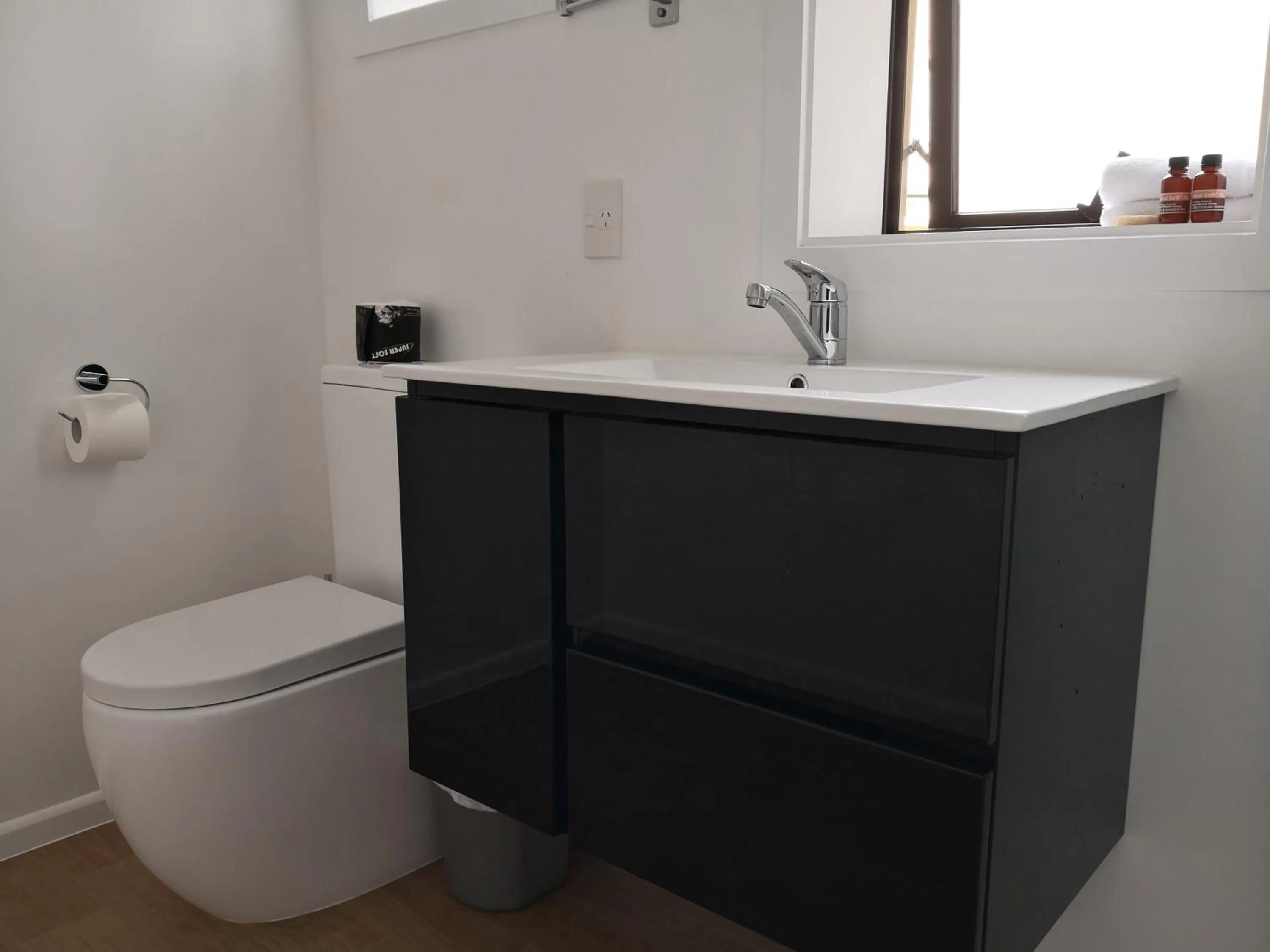 Bathroom in Owens Motel