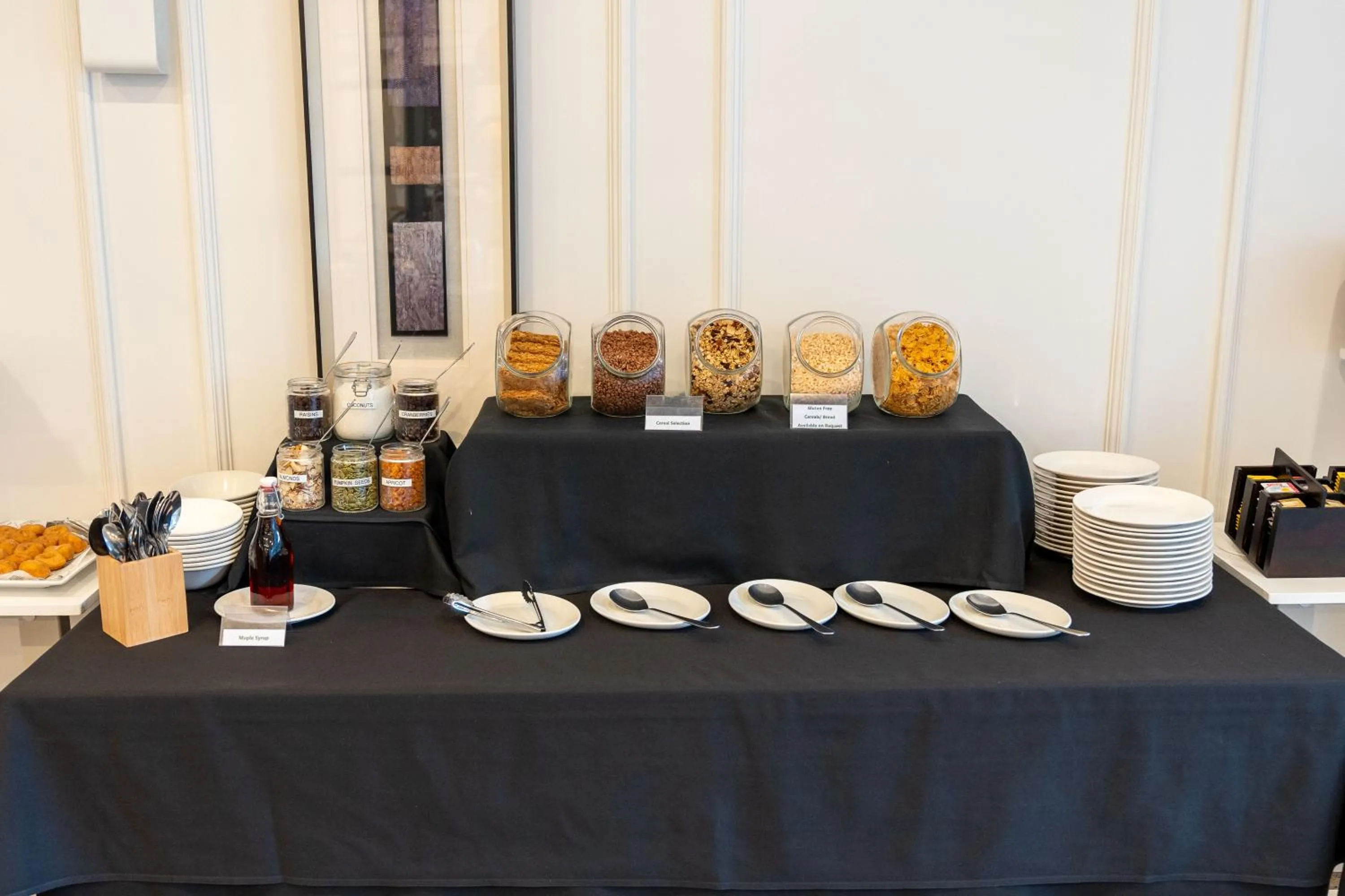 Breakfast in Hotel Armitage and Conference Centre