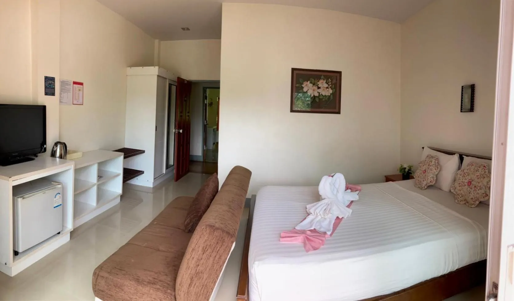 Bed in Lanta Just Come Hotel