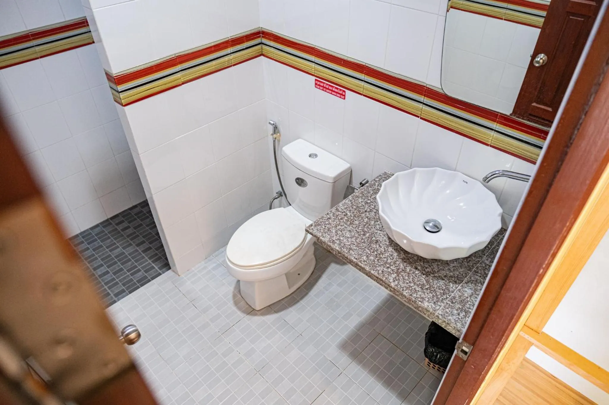 Lanta Just Come Hotel