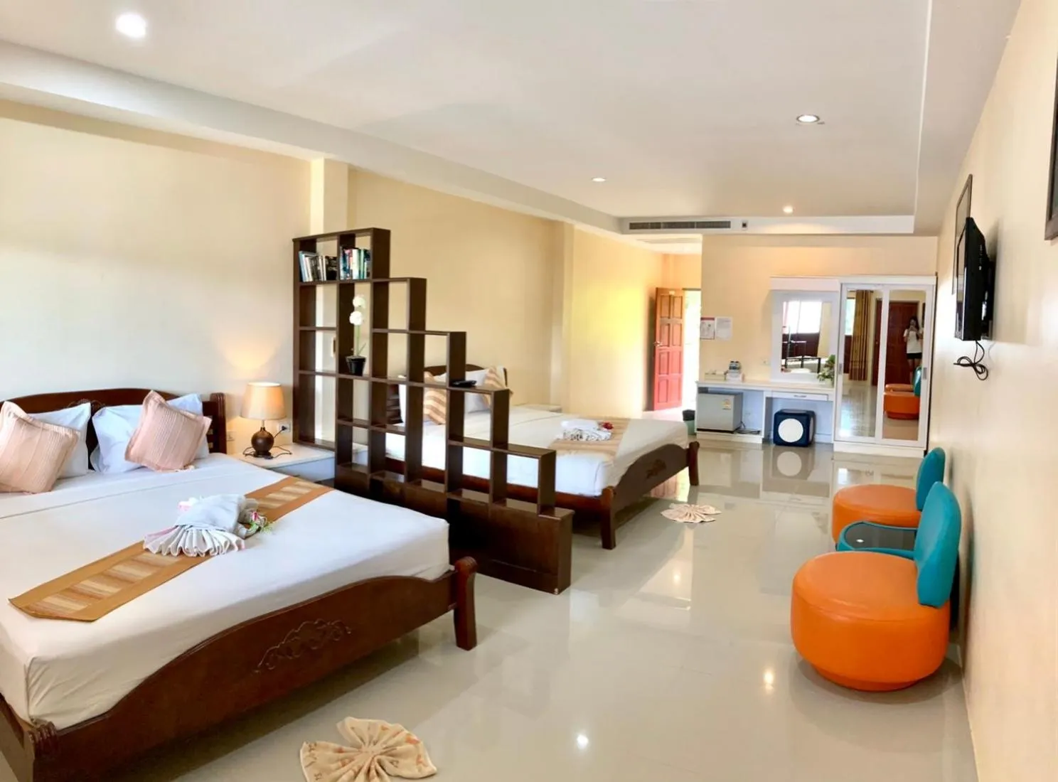 Bed in Lanta Just Come Hotel