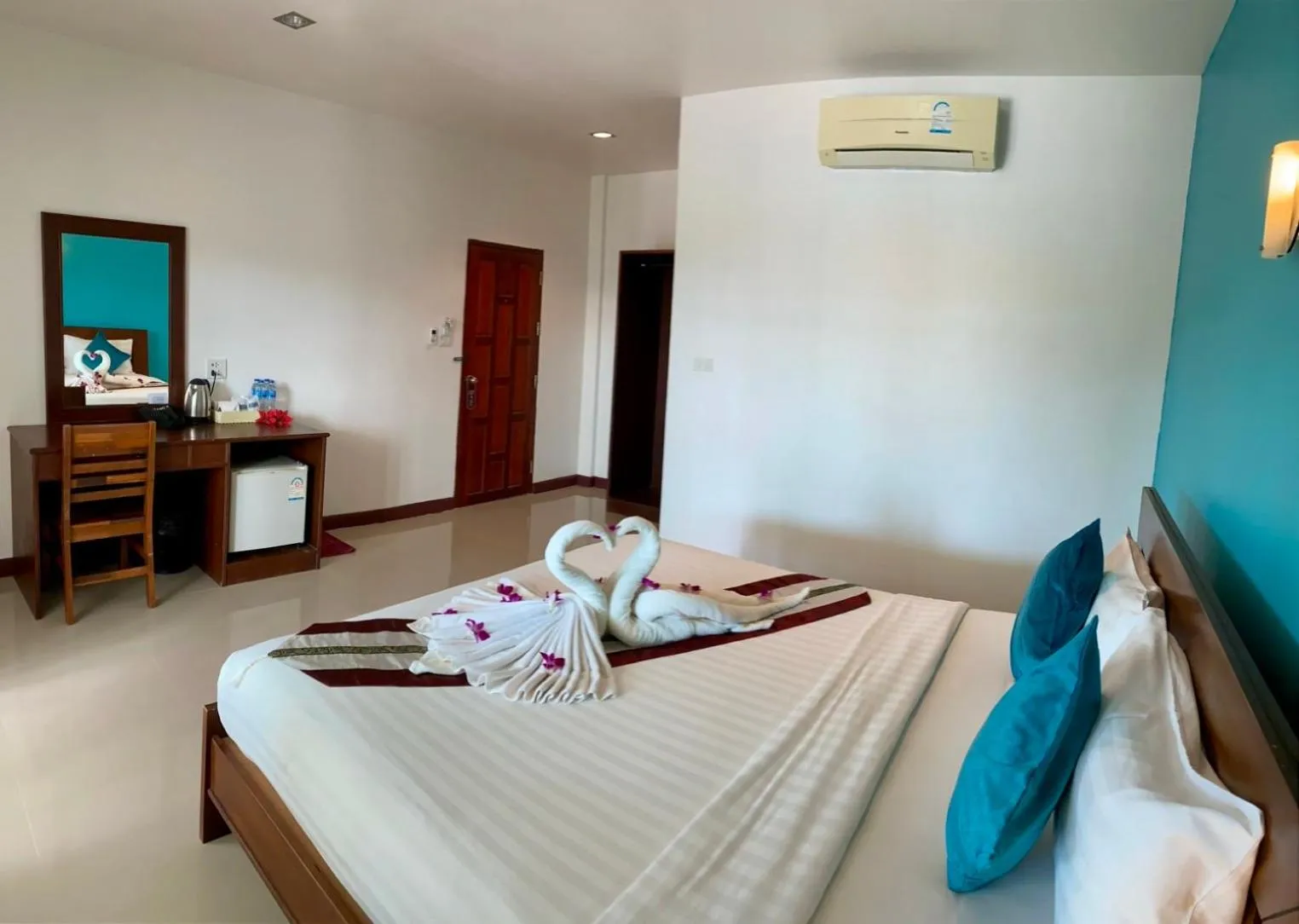 Bed in Lanta Just Come Hotel