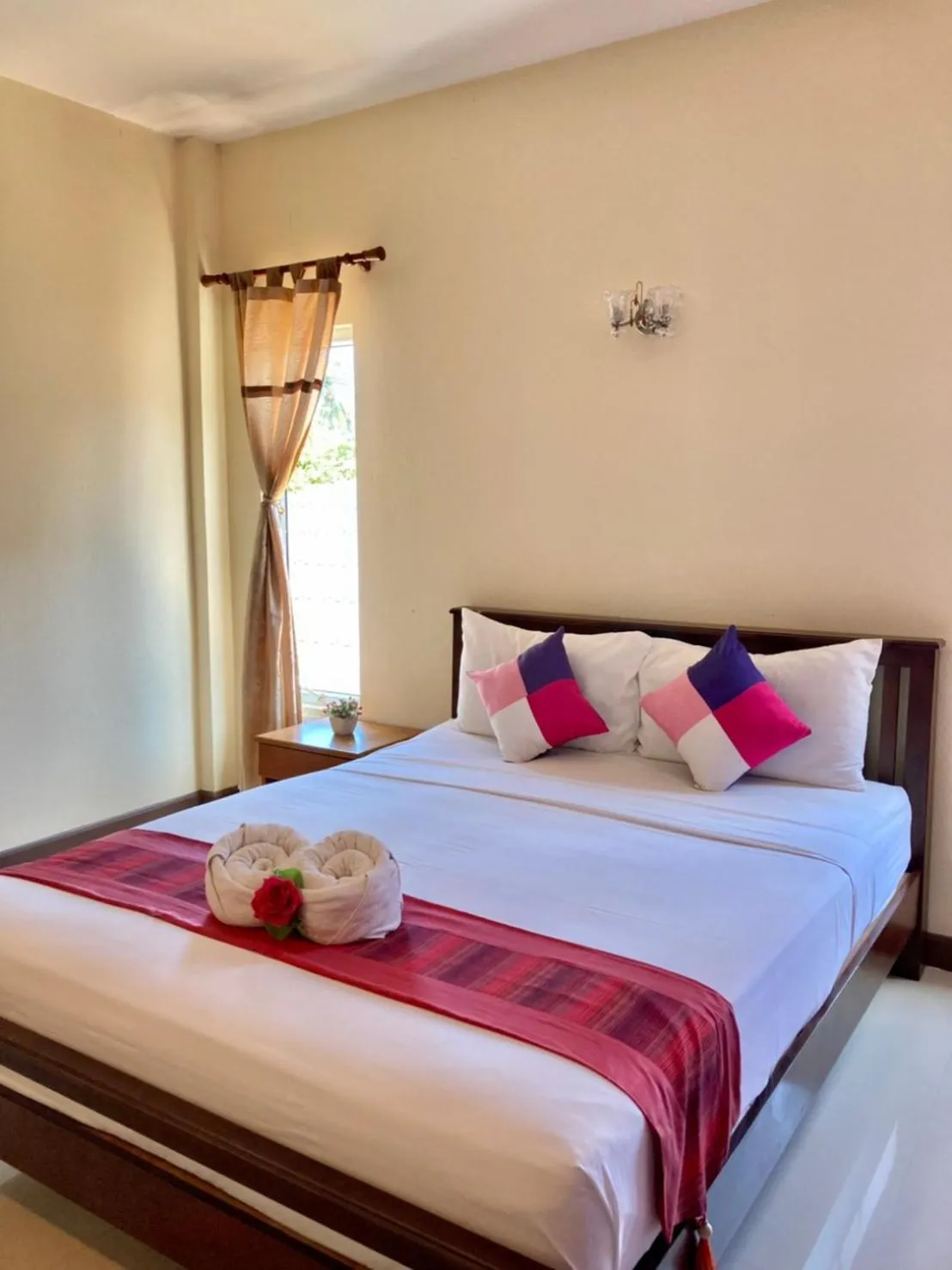 Bed in Lanta Just Come Hotel