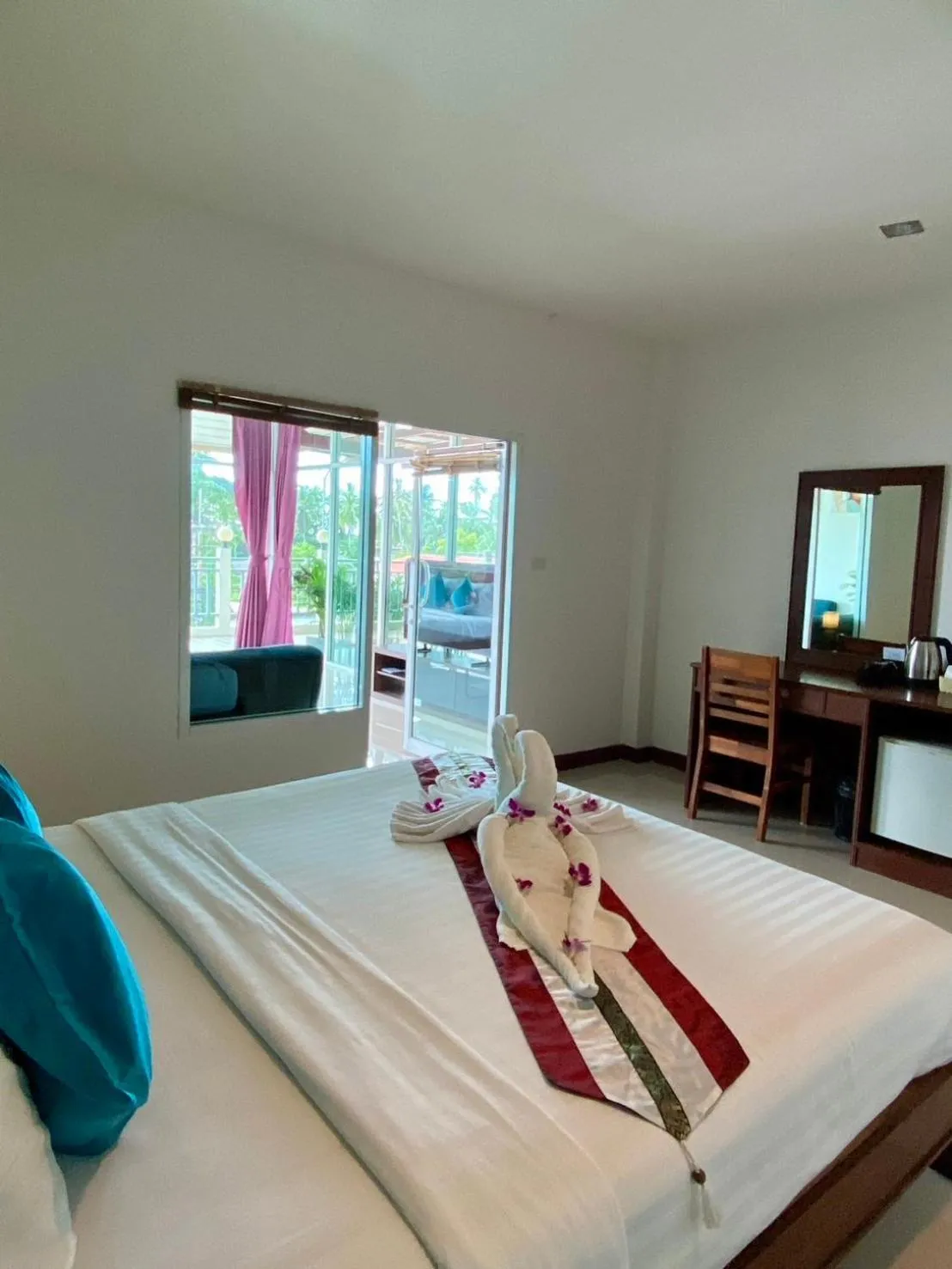 Bed in Lanta Just Come Hotel