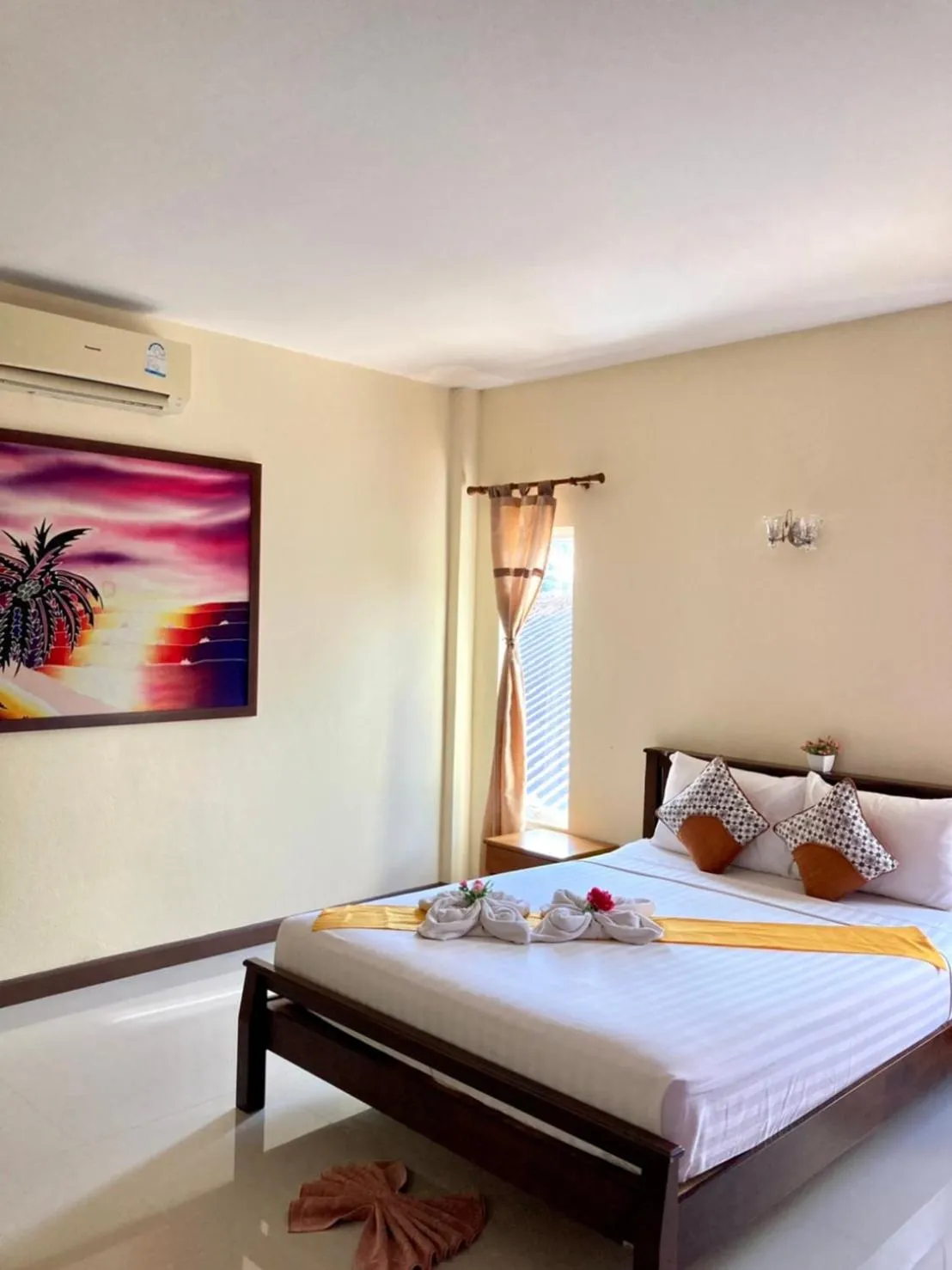 Bed in Lanta Just Come Hotel