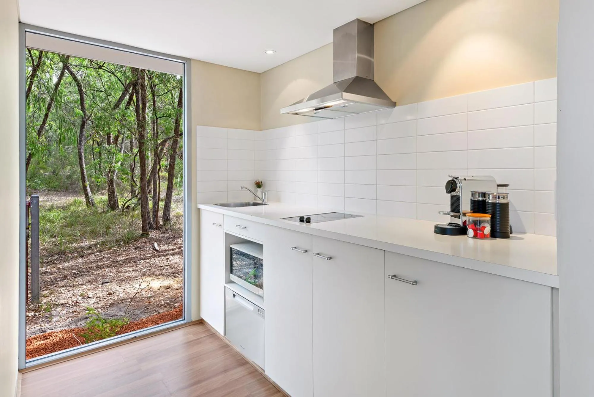 Kitchen or kitchenette in Hidden Valley Forest Retreat