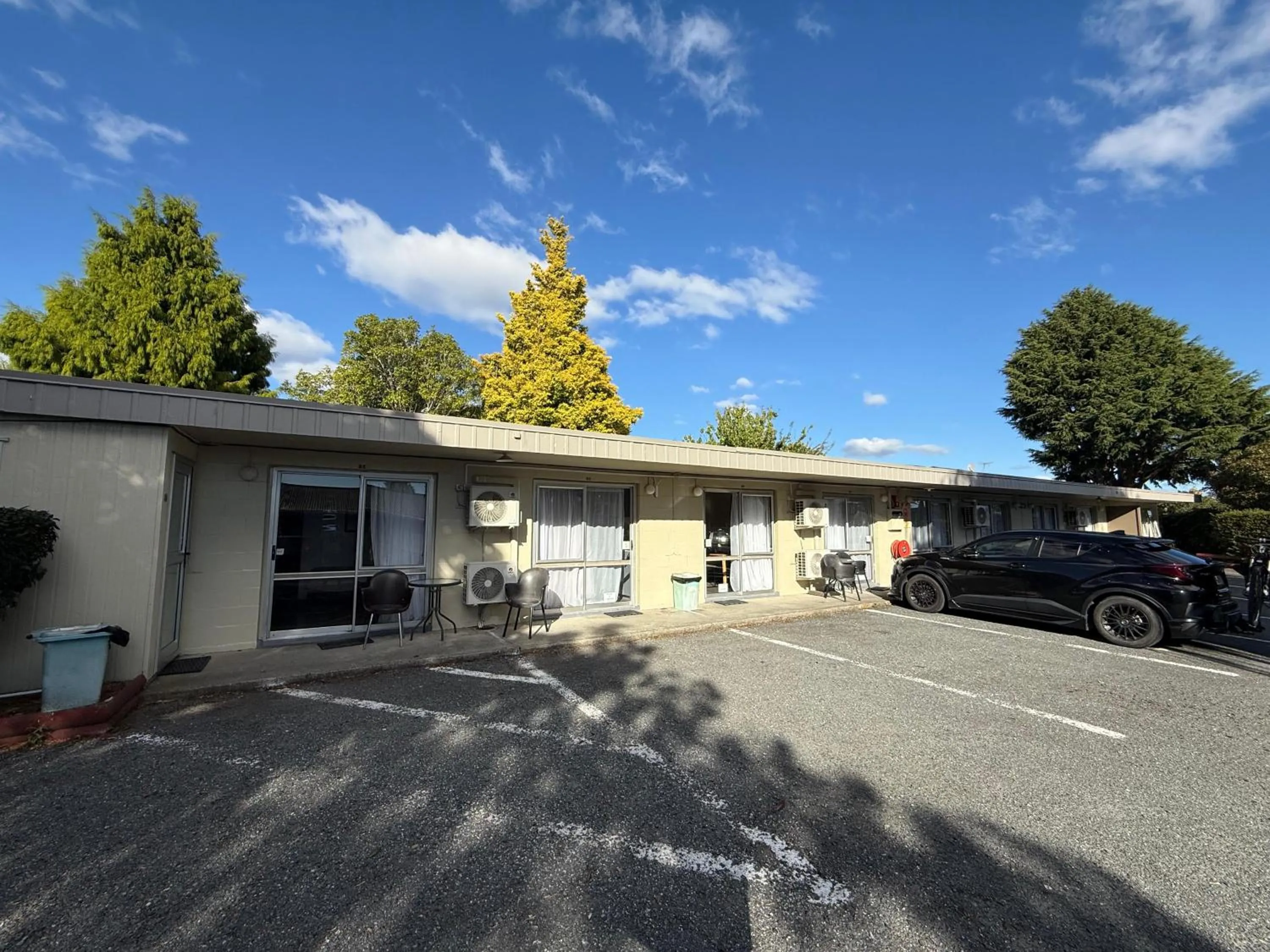 Camellia Court Family Motel