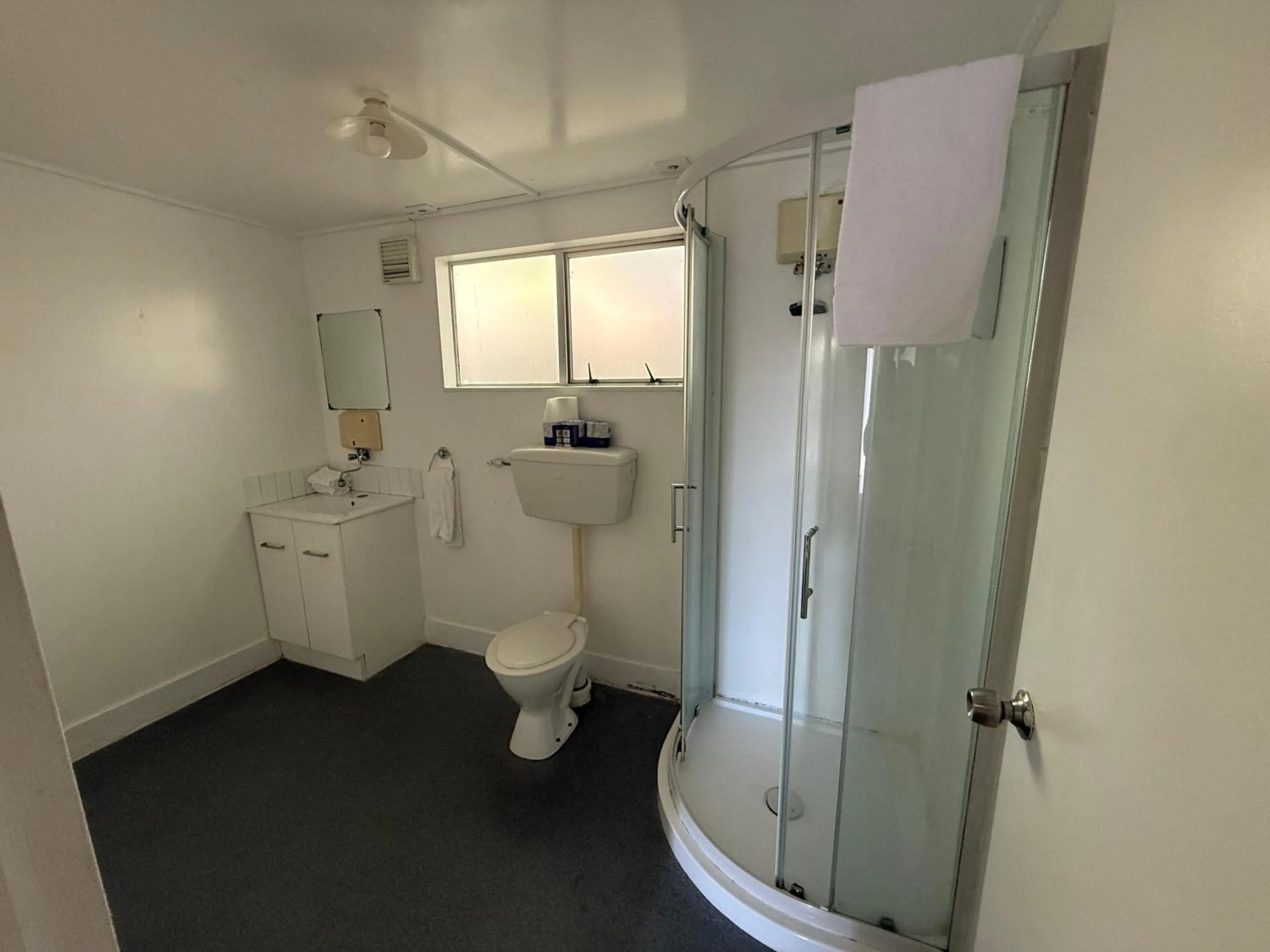 Camellia Court Family Motel