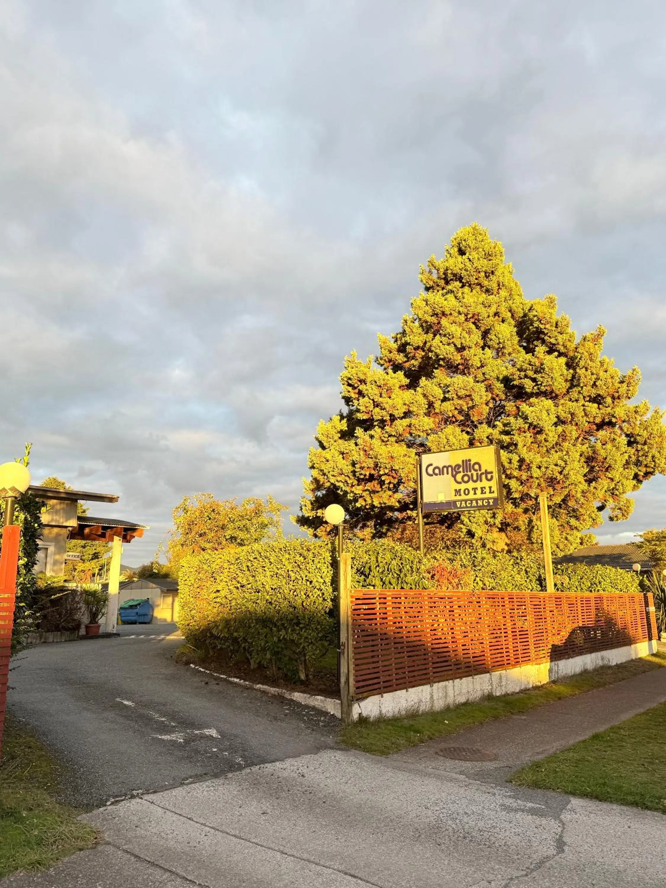 Camellia Court Family Motel