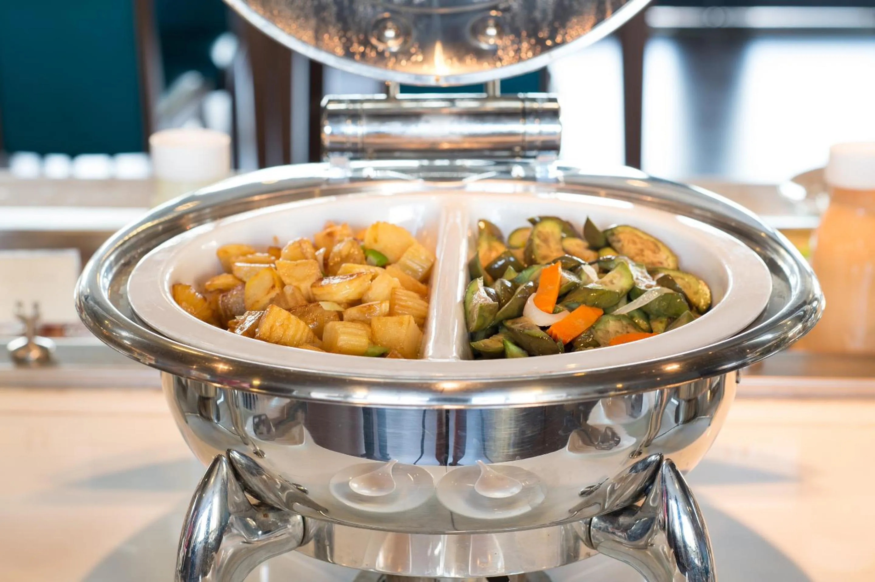 Buffet breakfast in Simplitel