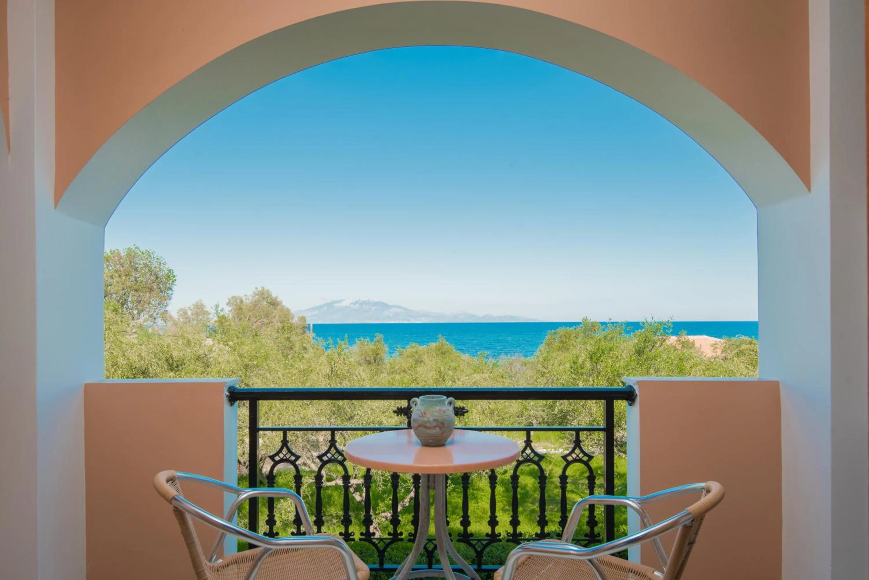 Sea view in Kavos Psarou Studios & Apartments