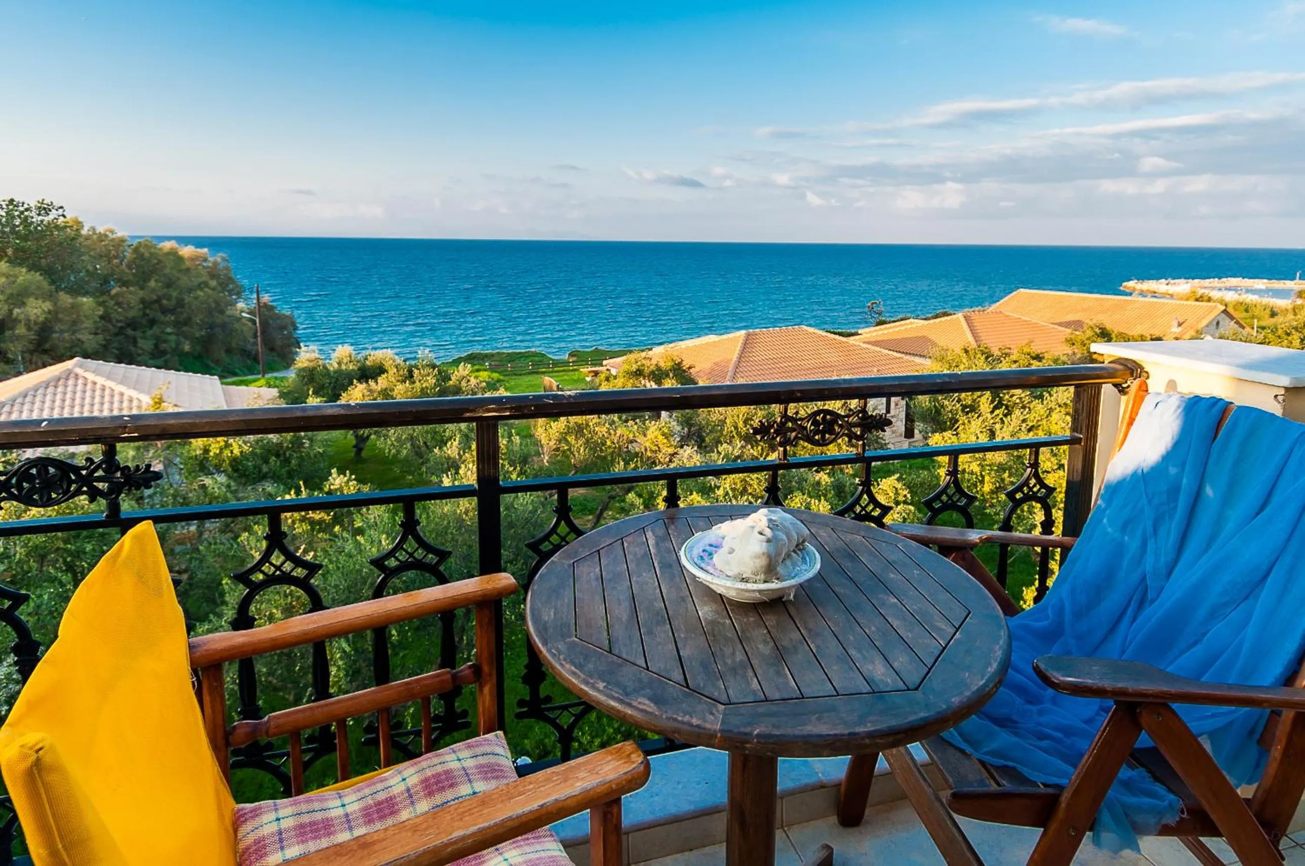 Sea view in Kavos Psarou Studios & Apartments