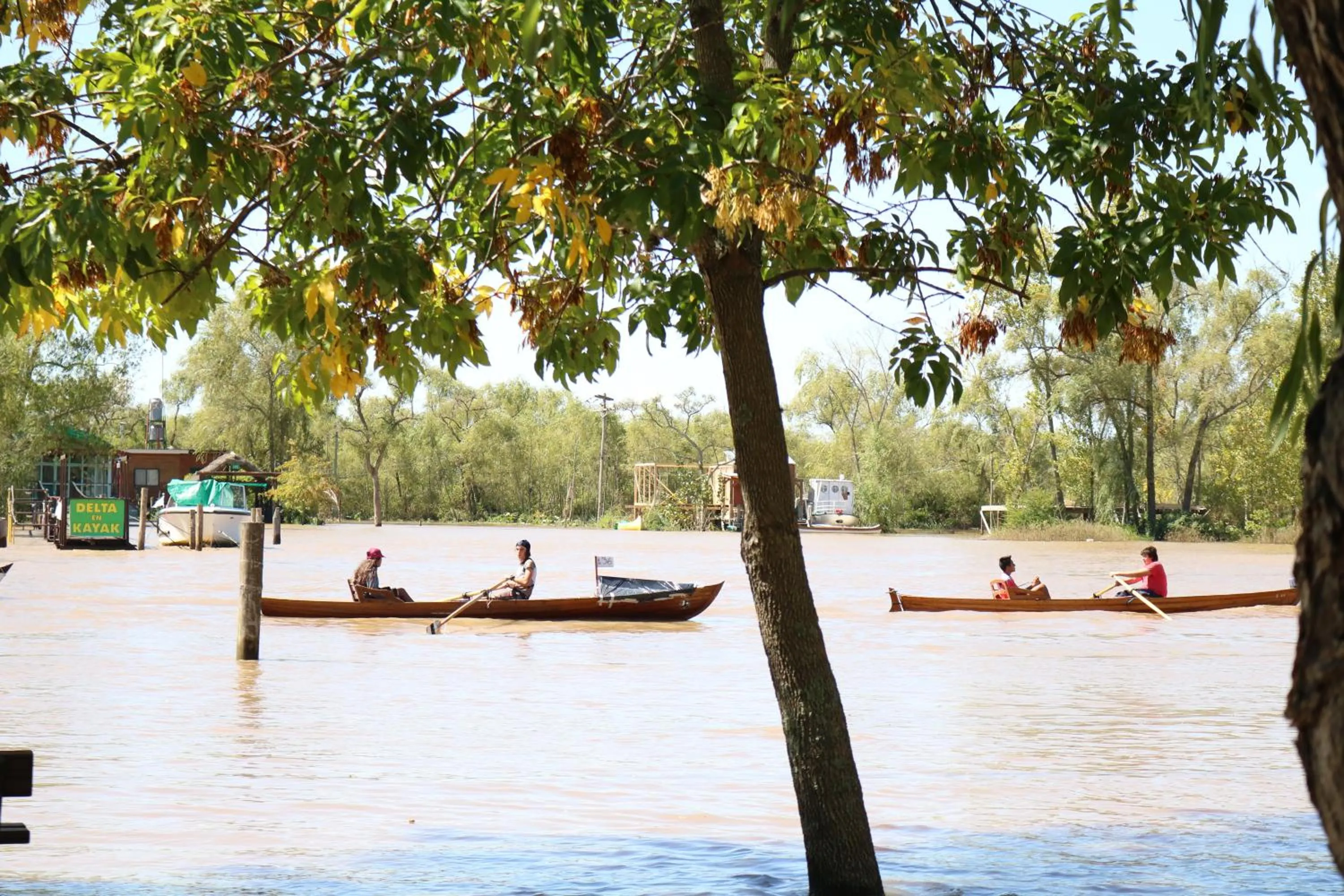 People in Aires Del Delta