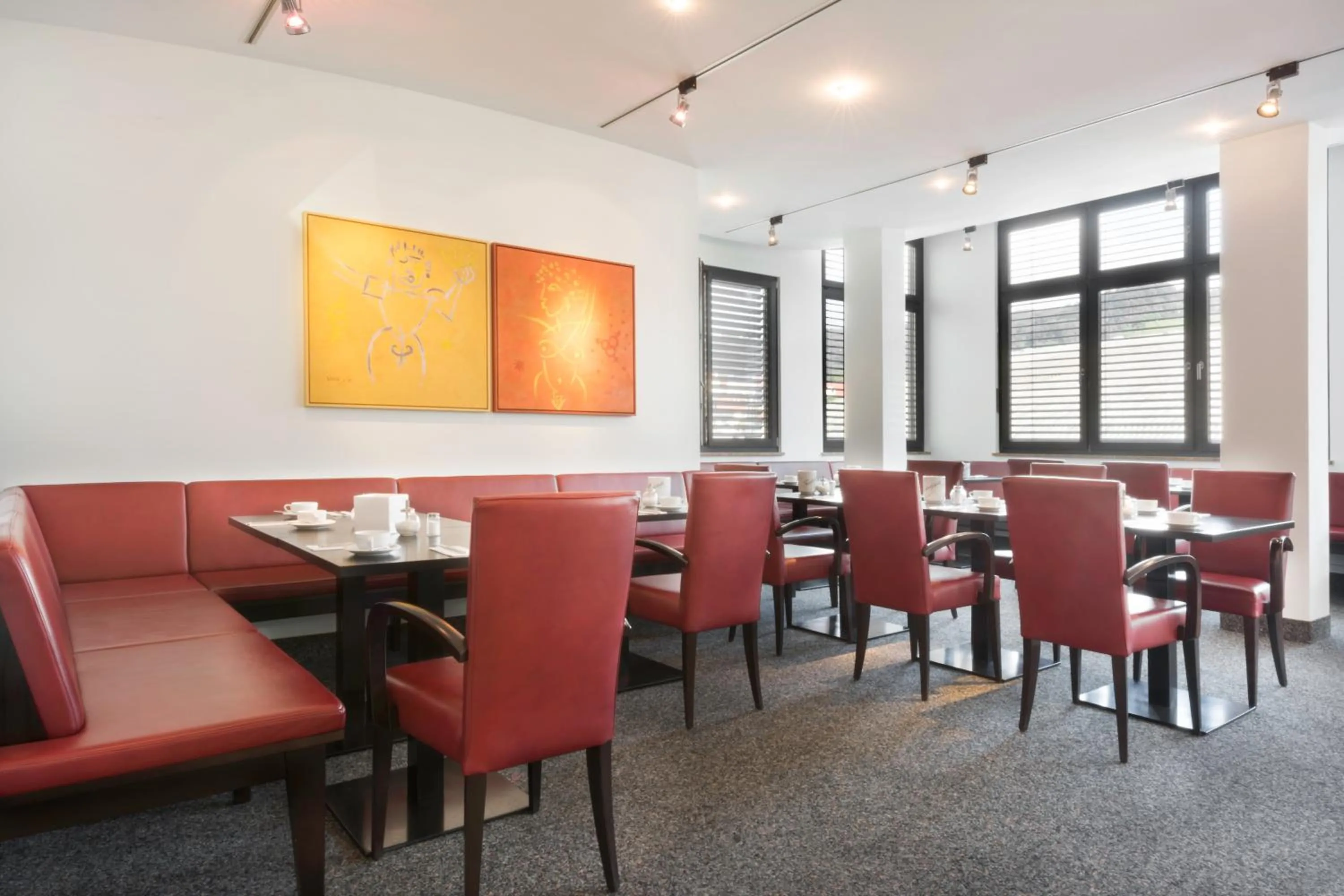 Restaurant/places to eat in Hotel Rommel