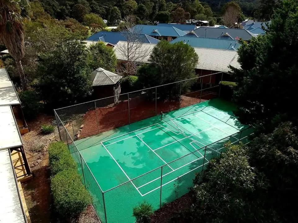 Tennis court in Margaret River Motel
