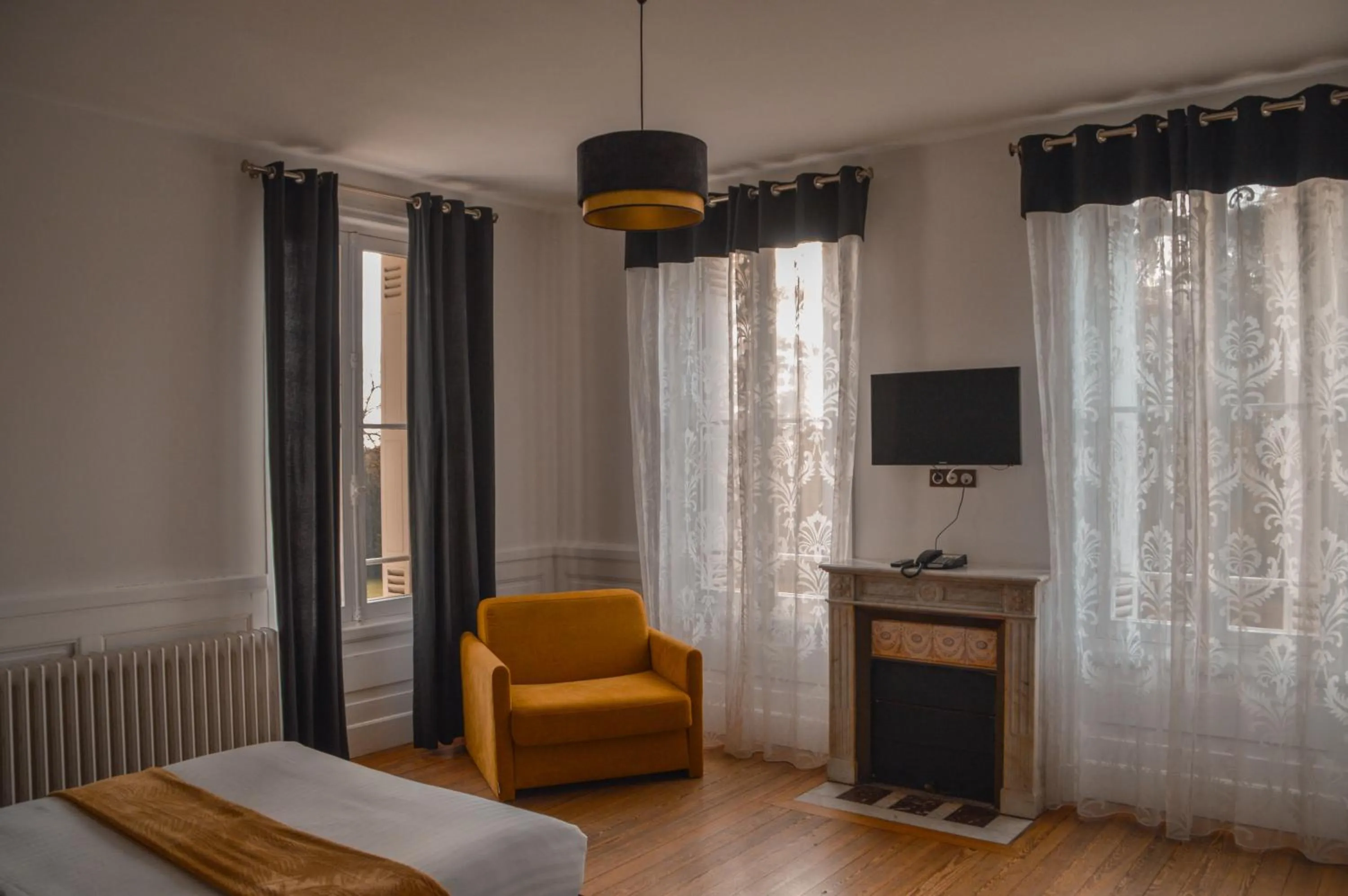 Bed in Hôtel Château La Chèze - Bordeaux Floirac