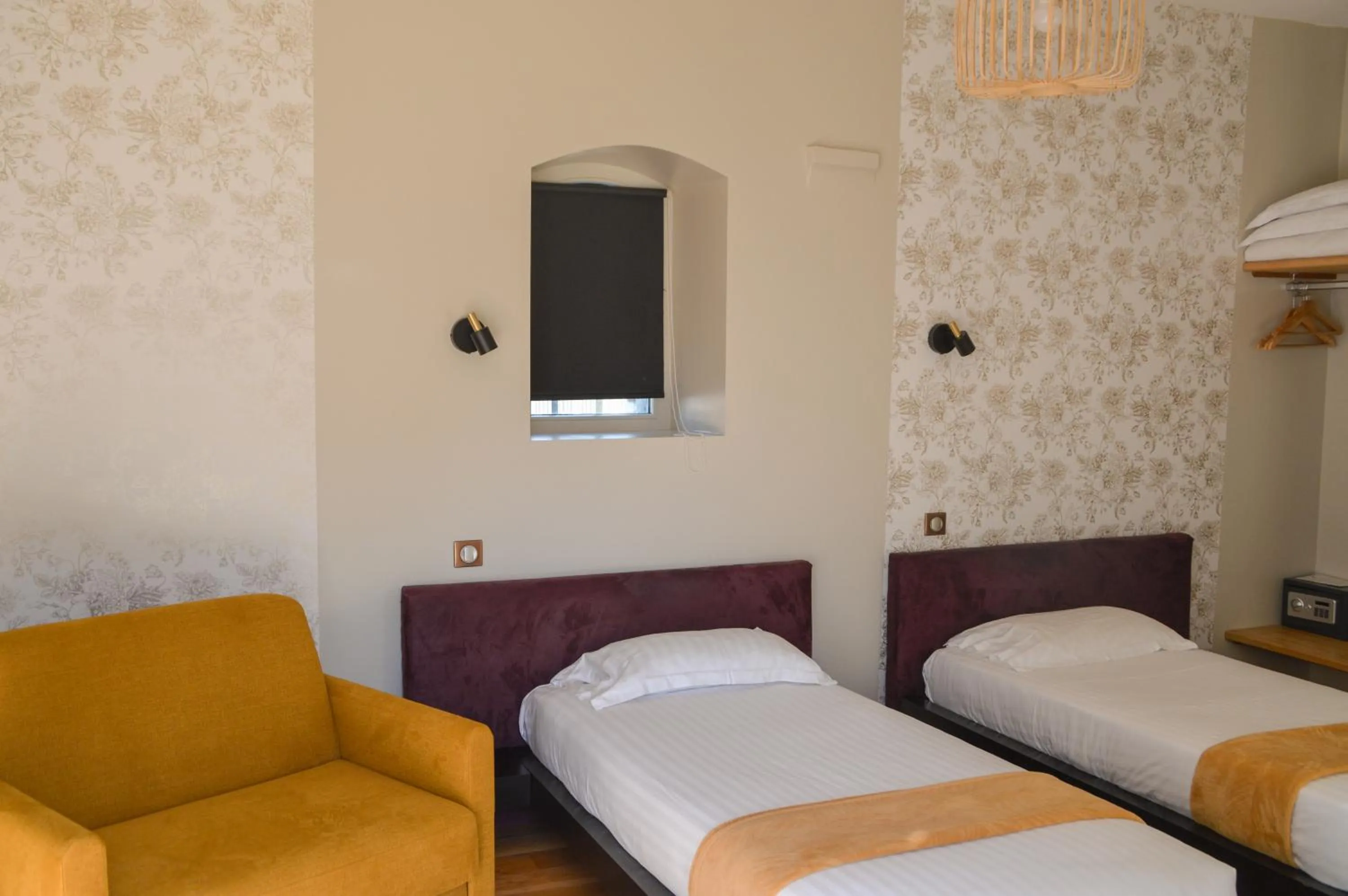 Bed in Hôtel Château La Chèze - Bordeaux Floirac