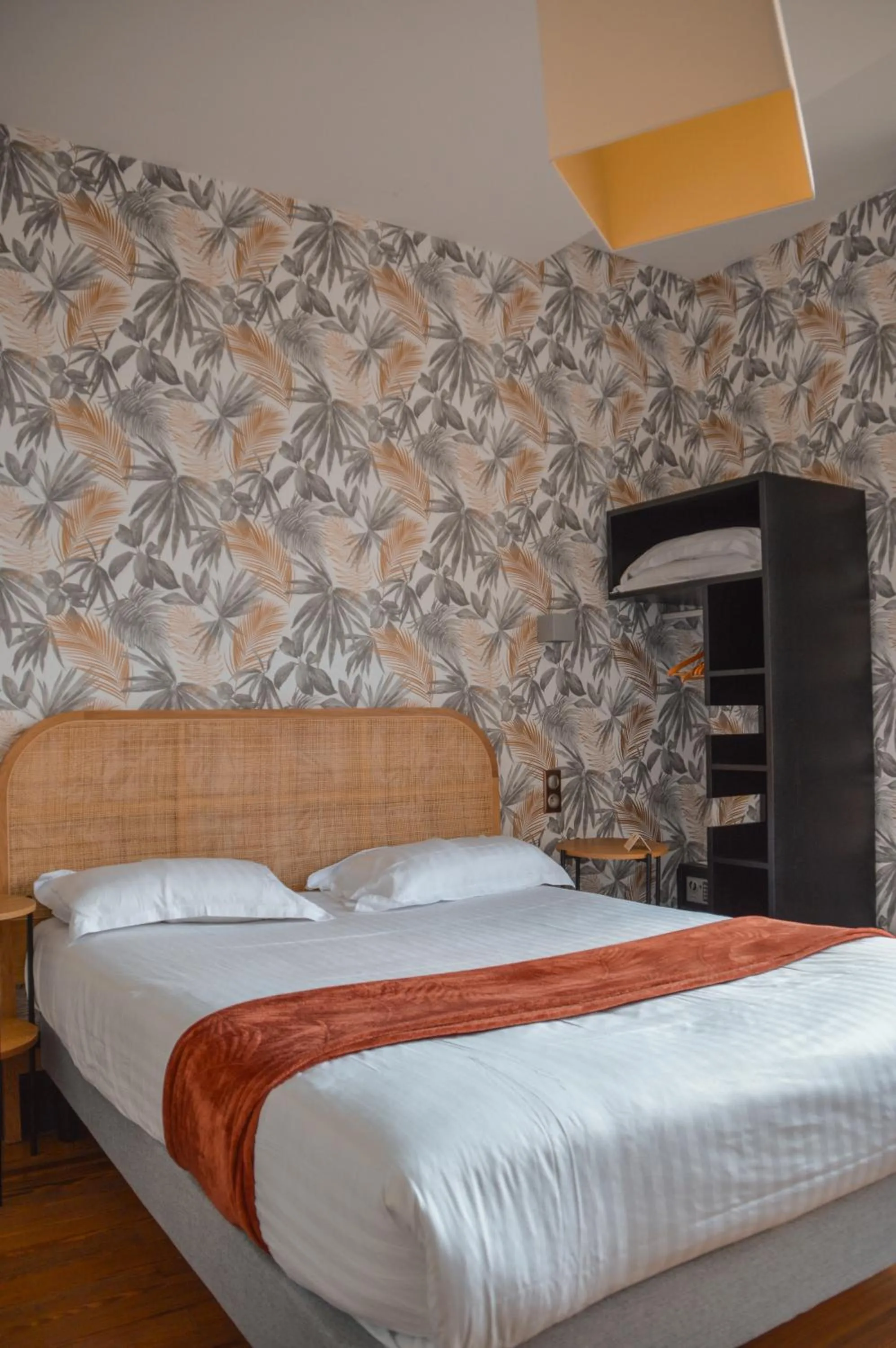 Bed in Hôtel Château La Chèze - Bordeaux Floirac