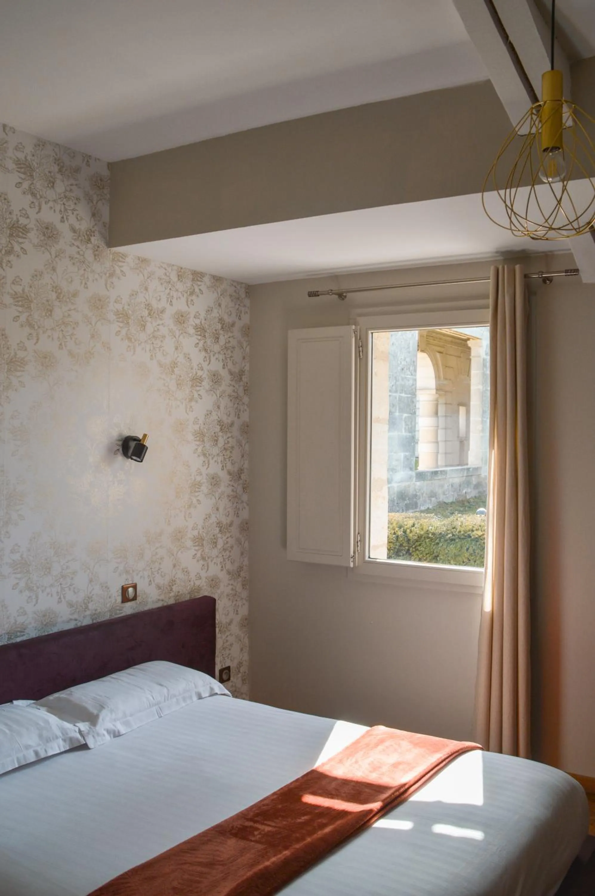 Bed in Hôtel Château La Chèze - Bordeaux Floirac