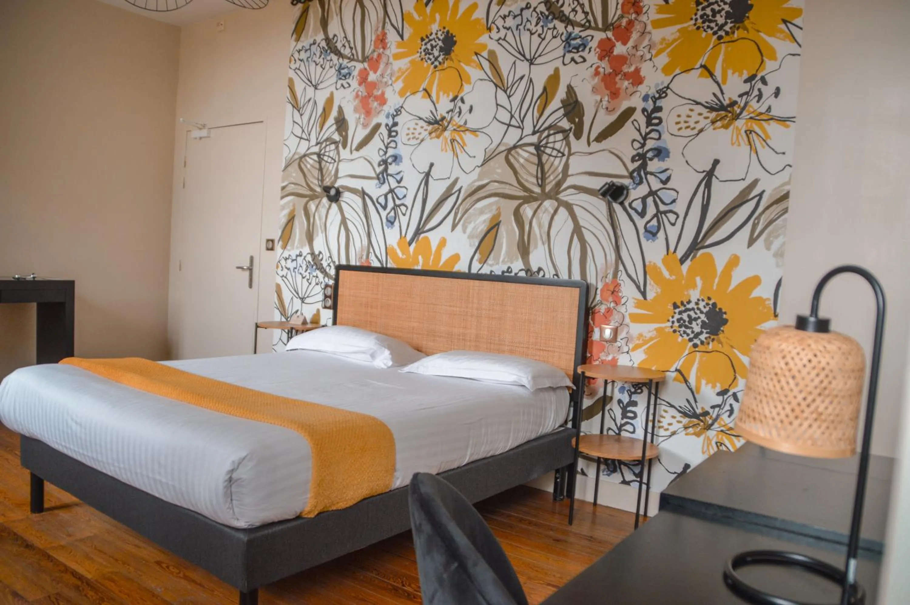 Bed in Hôtel Château La Chèze - Bordeaux Floirac