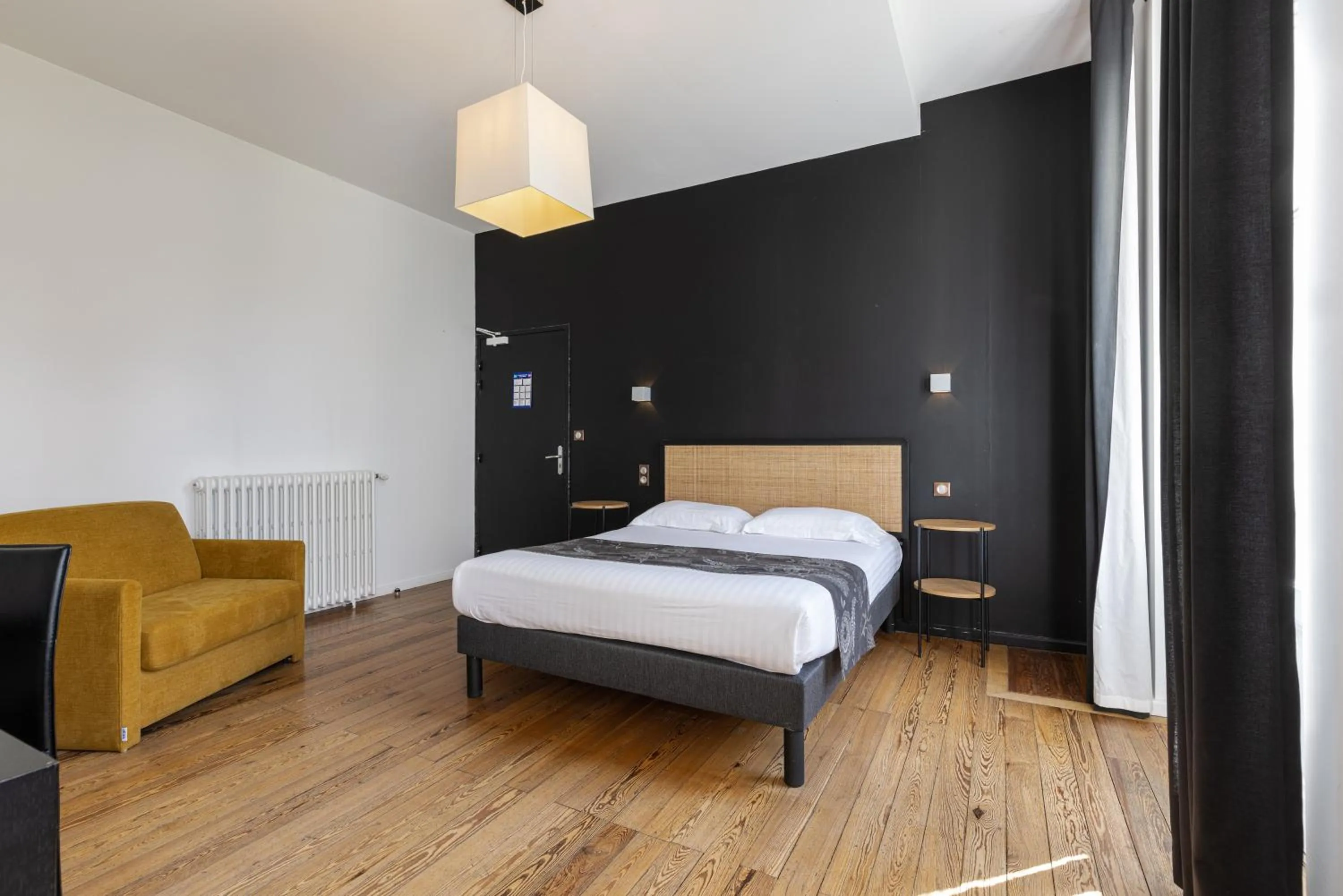 Bed in Hôtel Château La Chèze - Bordeaux Floirac