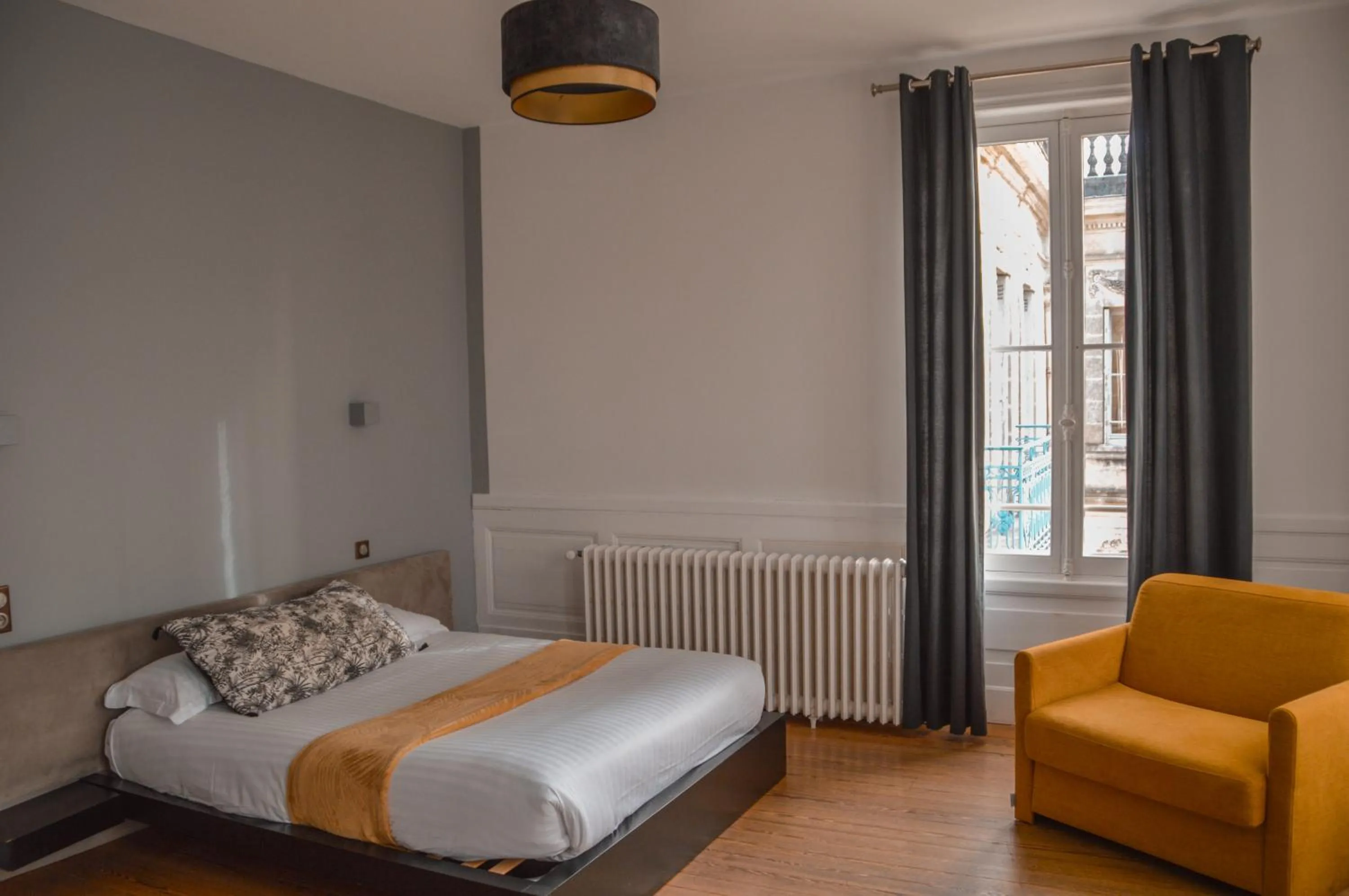 Bed in Hôtel Château La Chèze - Bordeaux Floirac