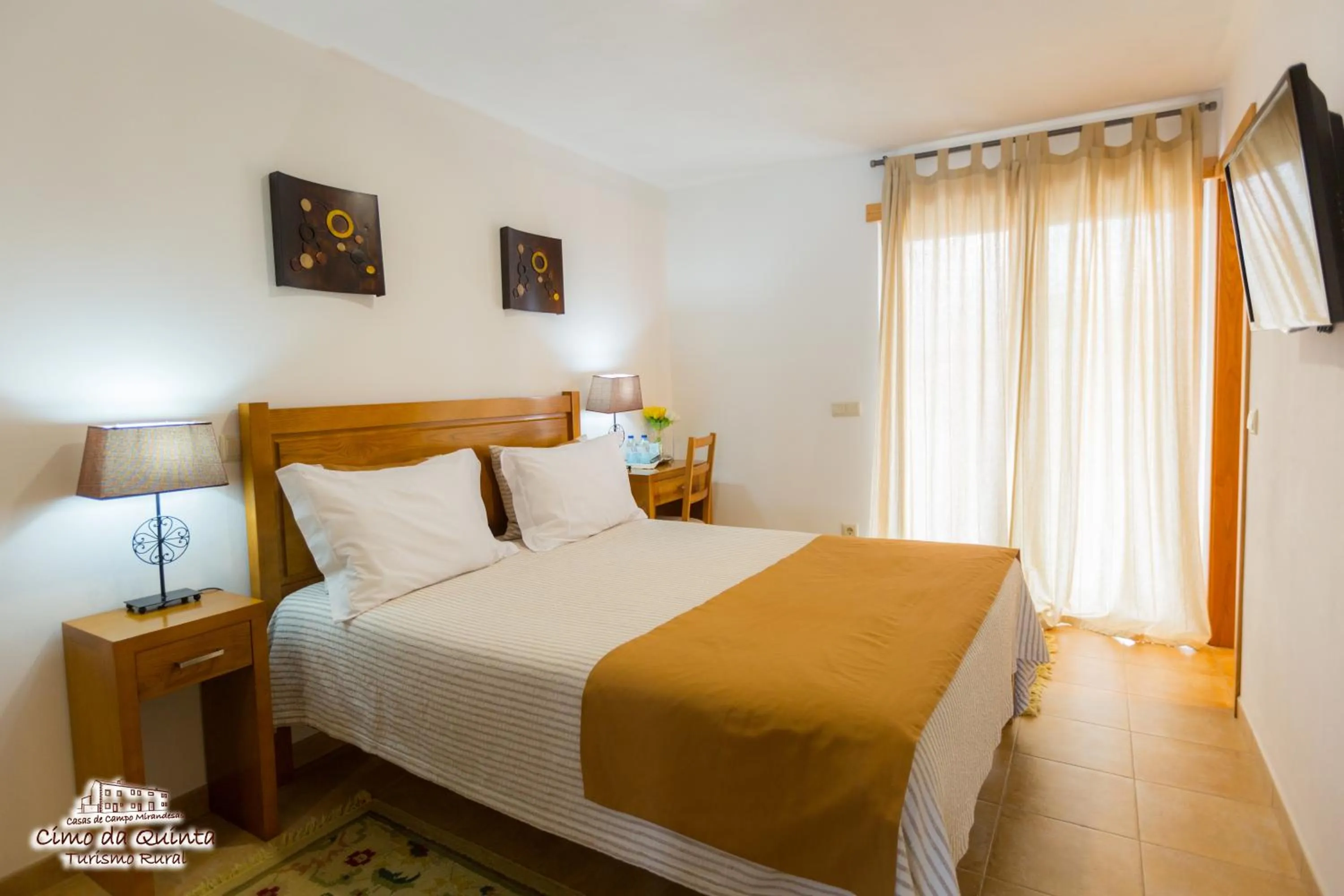 Photo of the whole room, Bed in Casas Campo Cimo da Quinta