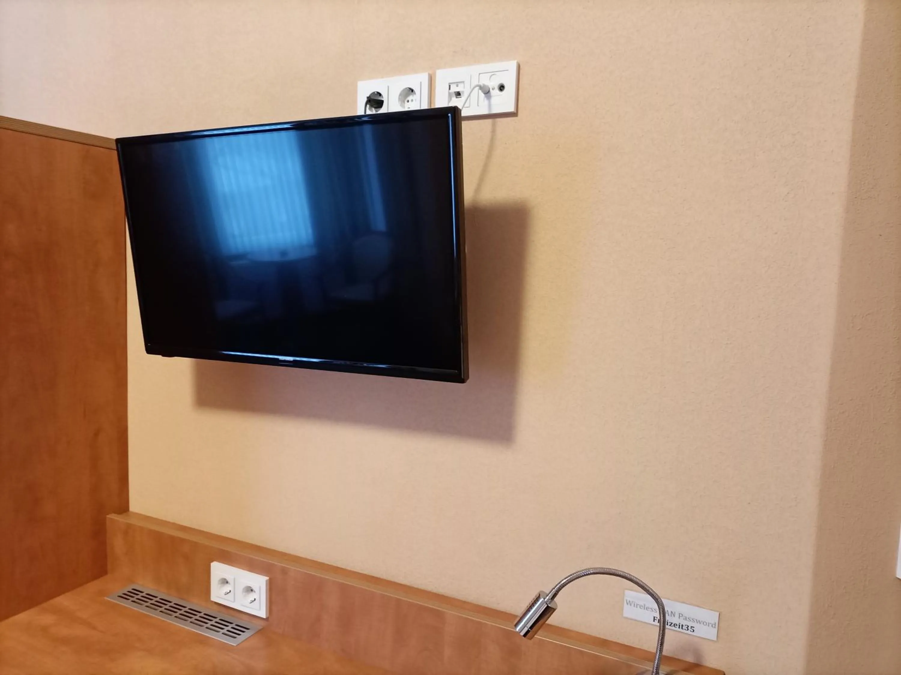 TV and multimedia in Hotel An der Karlstadt
