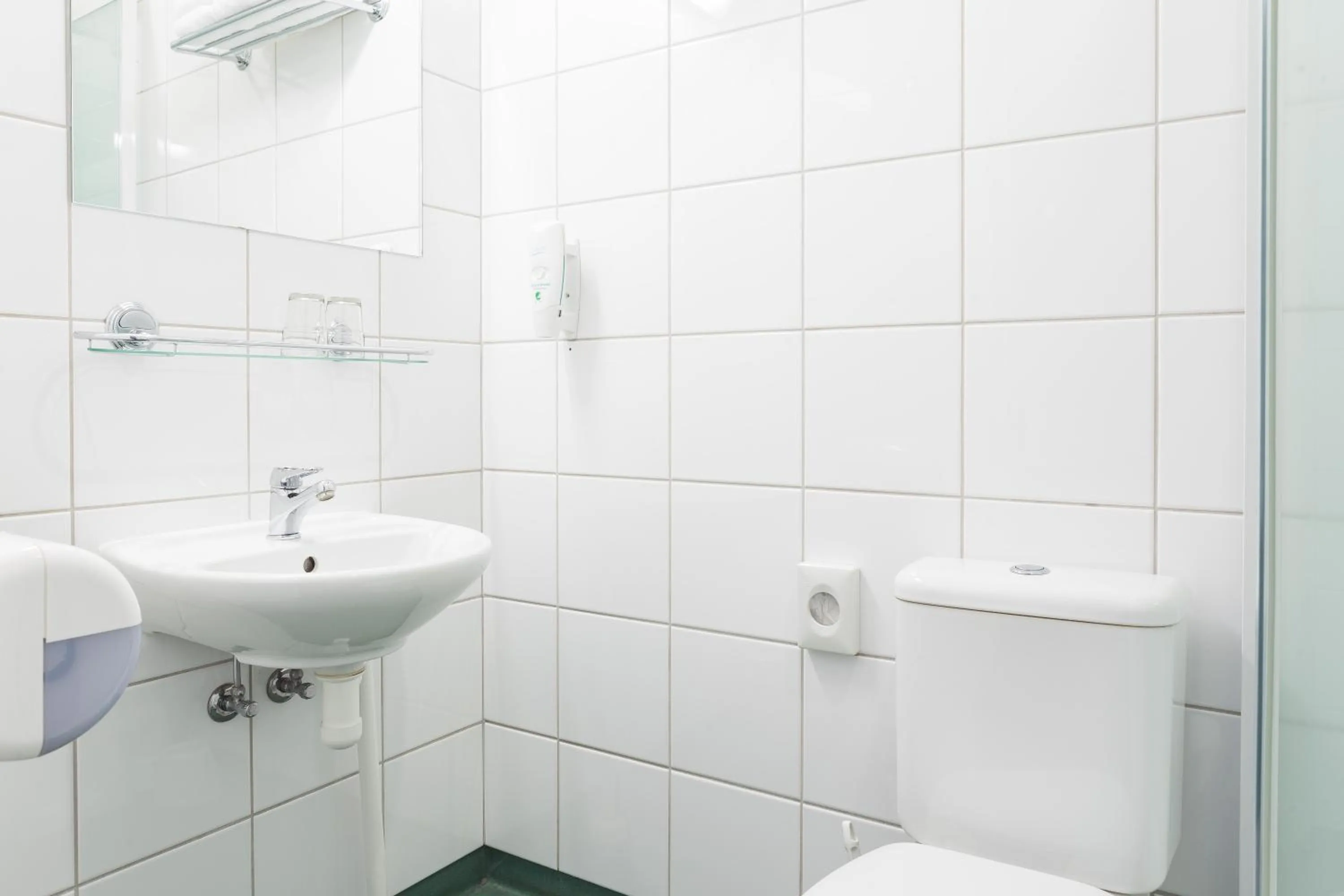 Bedroom in Economy Hotel